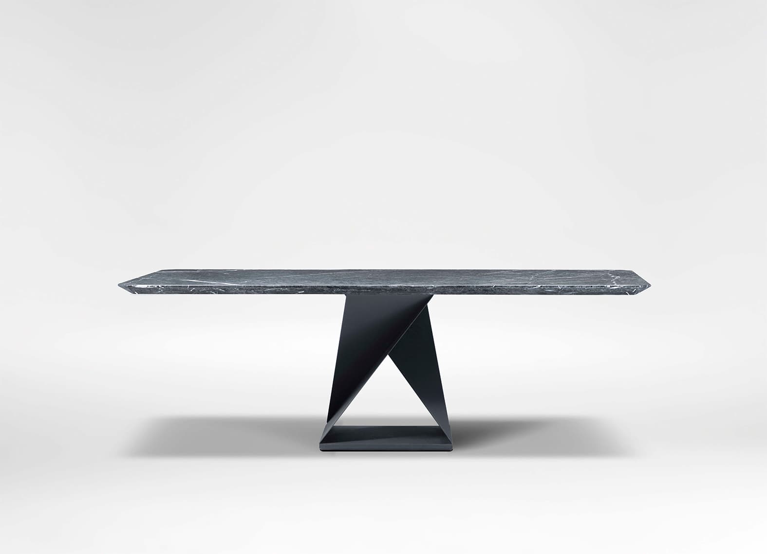 CAMERICH
ZING
Rectangular marble table
