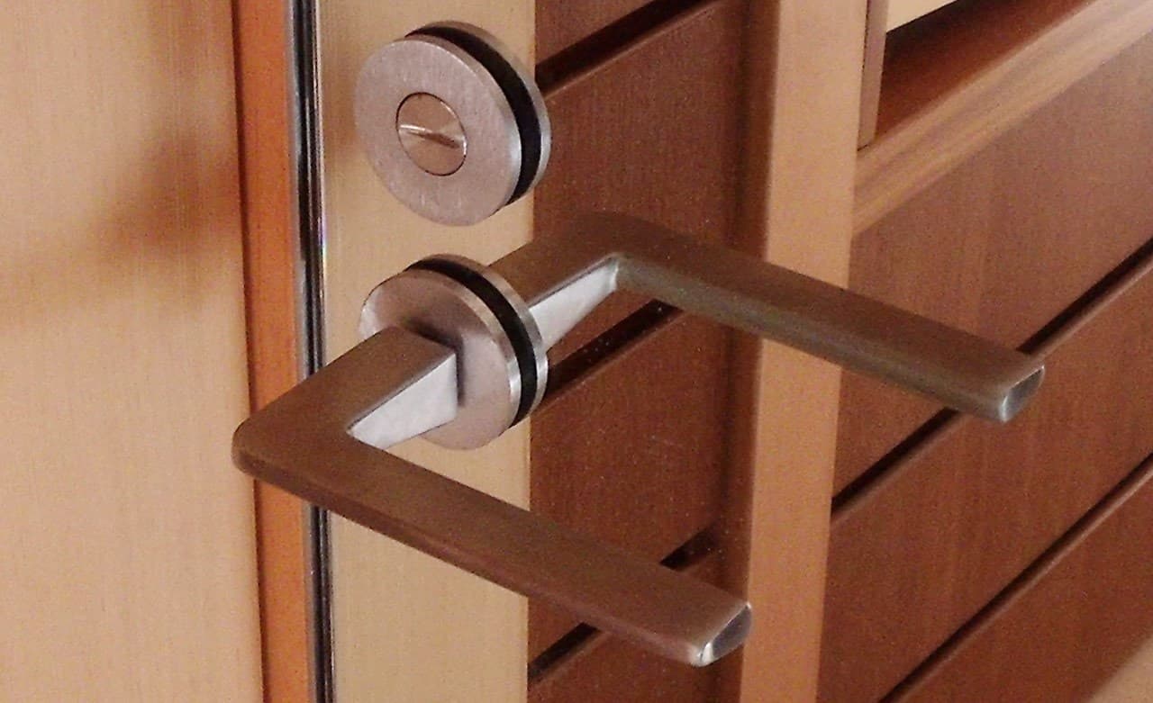 Capoferri Serramenti
Door handle
Door handle on rose