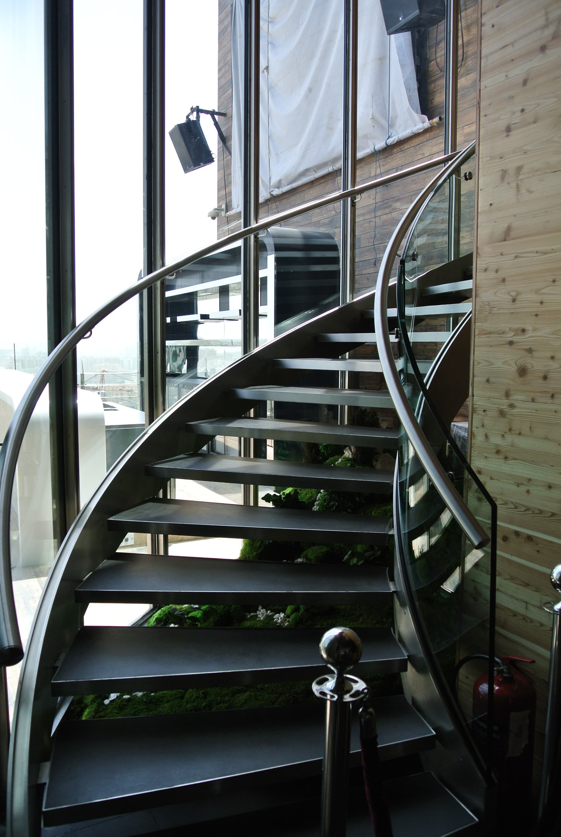 Capoferri Serramenti
Open staircase
Open staircase with central stringer