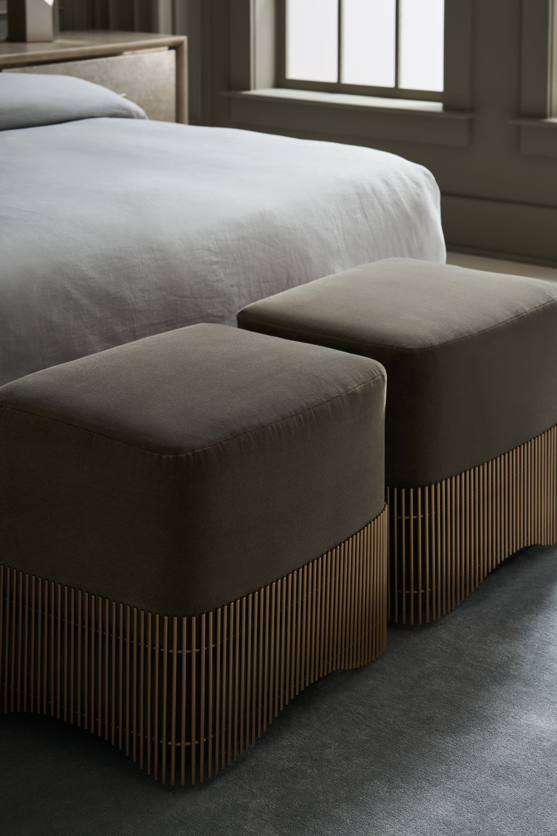 Caracole
PETIT FOUR
Square mohair pouf with castors