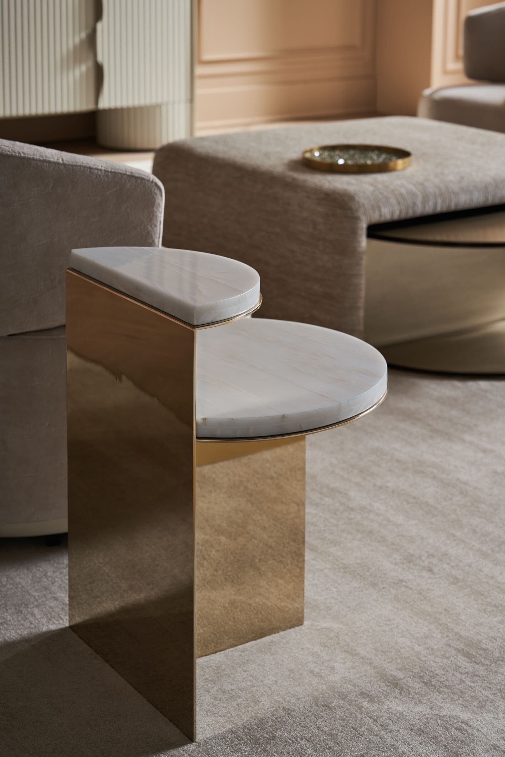 Caracole
TOUCHÉ LIGHT
Stone side table