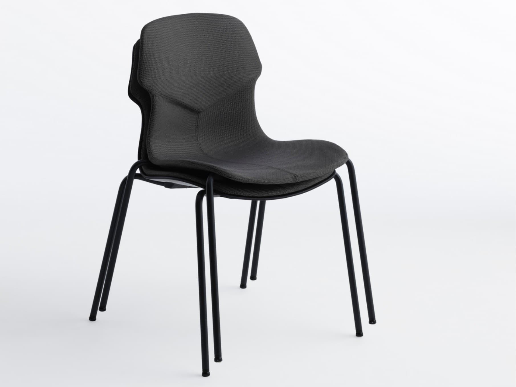 Casamania & Horm
STEREO IMPILABILE IMBOTTITA FRONTALMENTE
Stackable chair upholstered on the front in fabric or leather
