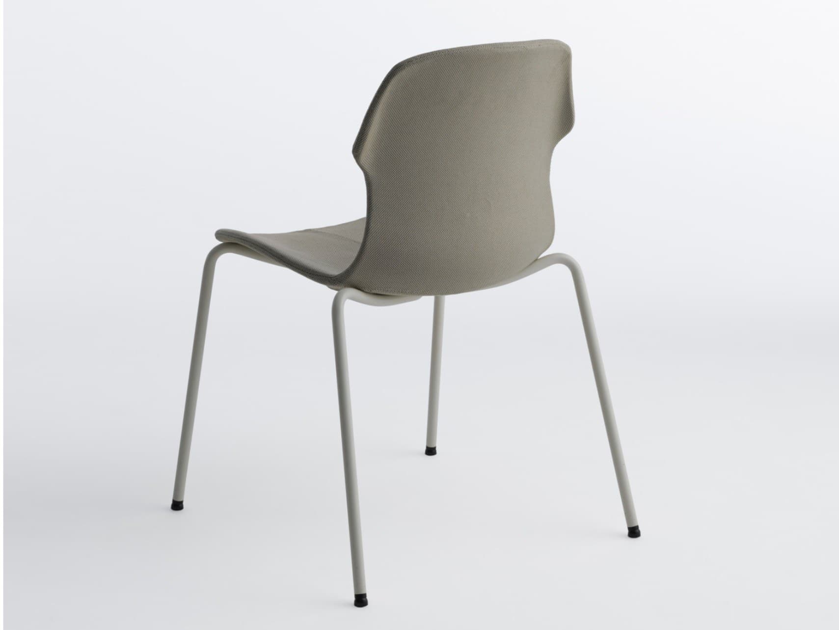 Casamania & Horm
STEREO IMPILABILE IMBOTTITA FRONTE/RETRO
Stackable chair fully upholstered in fabric or leather