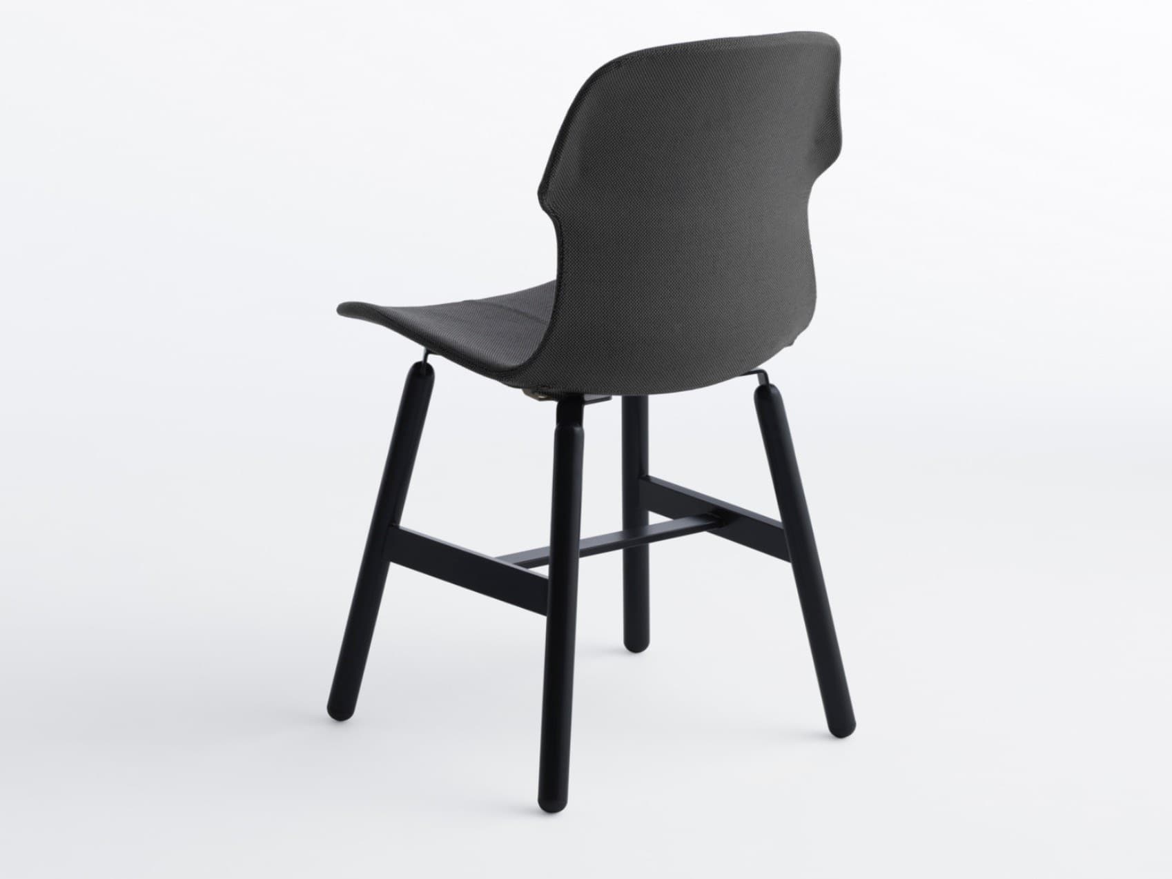 Casamania & Horm
STEREO METAL IMBOTTITA FRONTE/RETRO
Chair fully upholstered in fabric or leather with metal legs