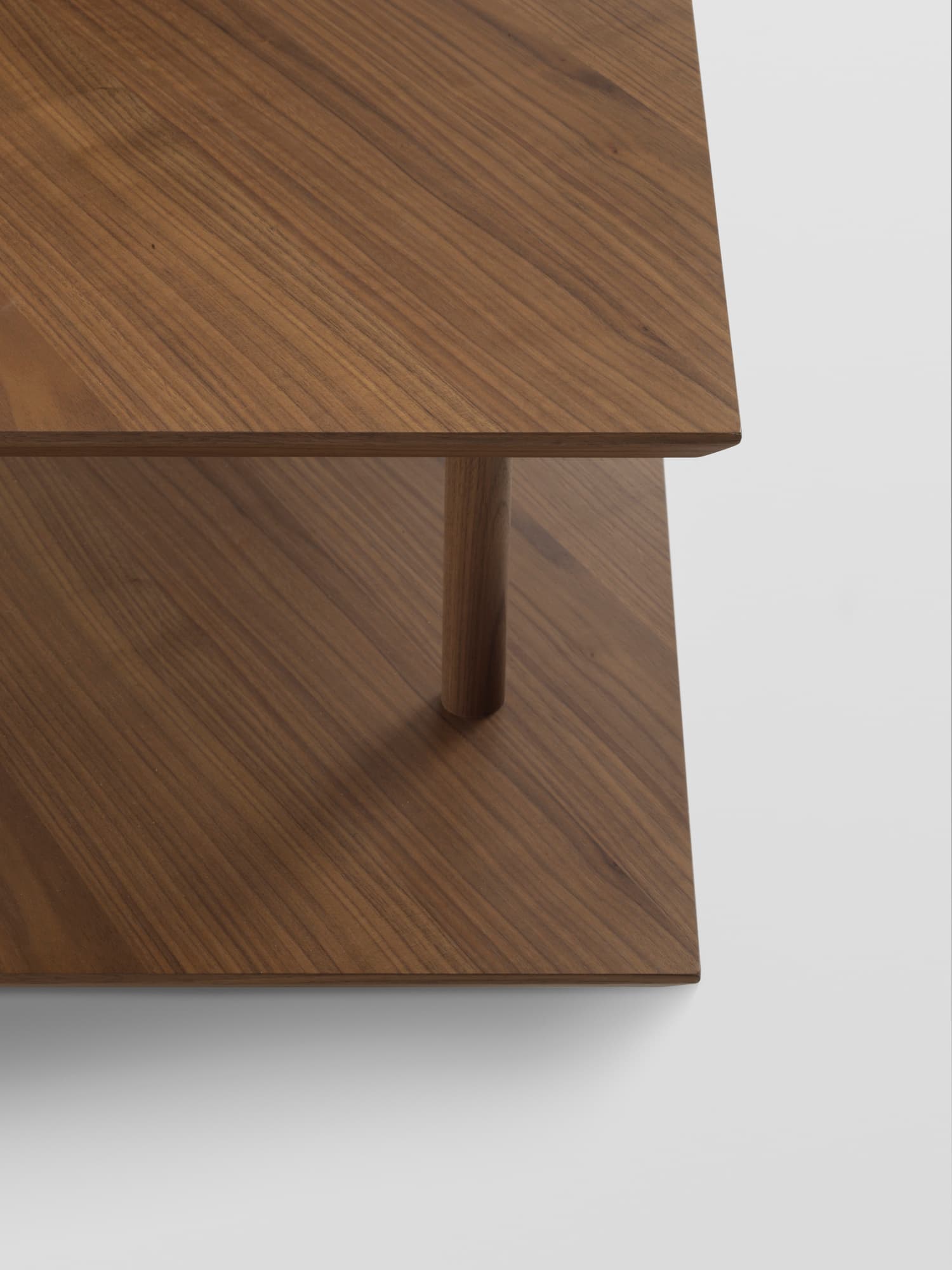 Casamania & Horm
TUNE
Wooden coffee table