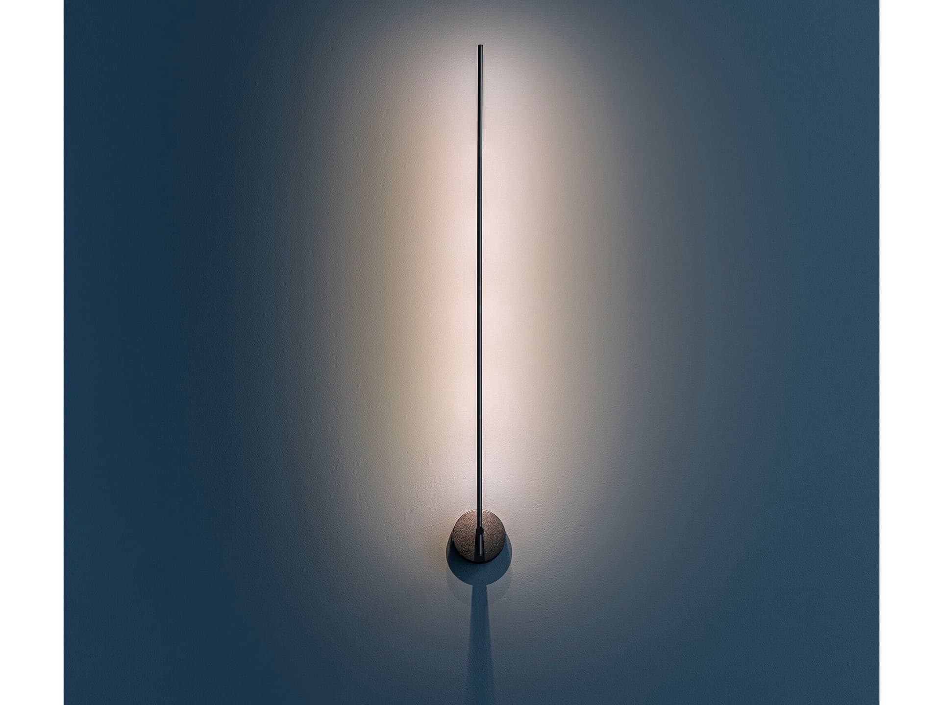 Catellani & Smith
LIGHT STICK
LED metal wall lamp