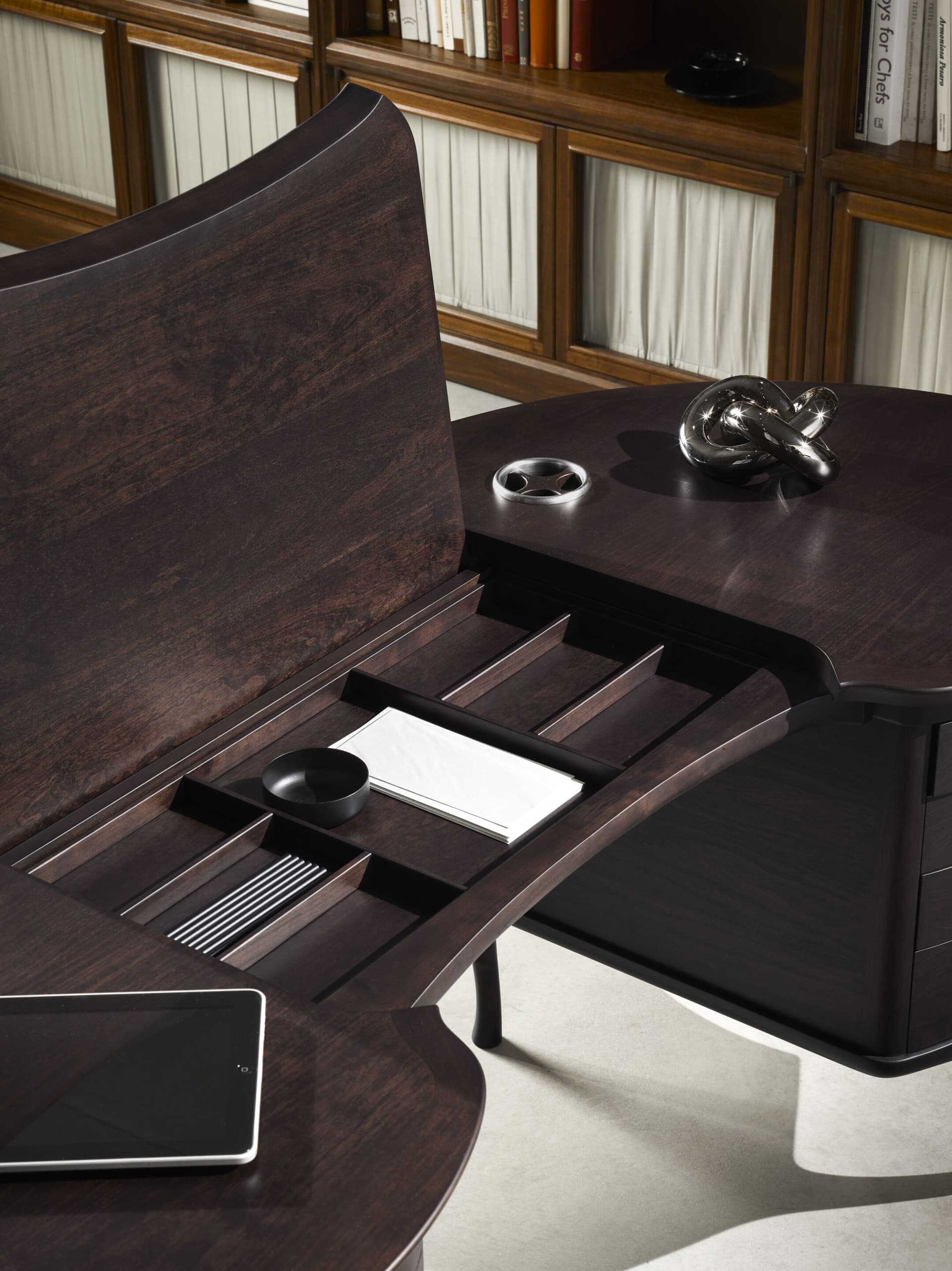 Ceccotti Collezioni
BEAN
Walnut desk