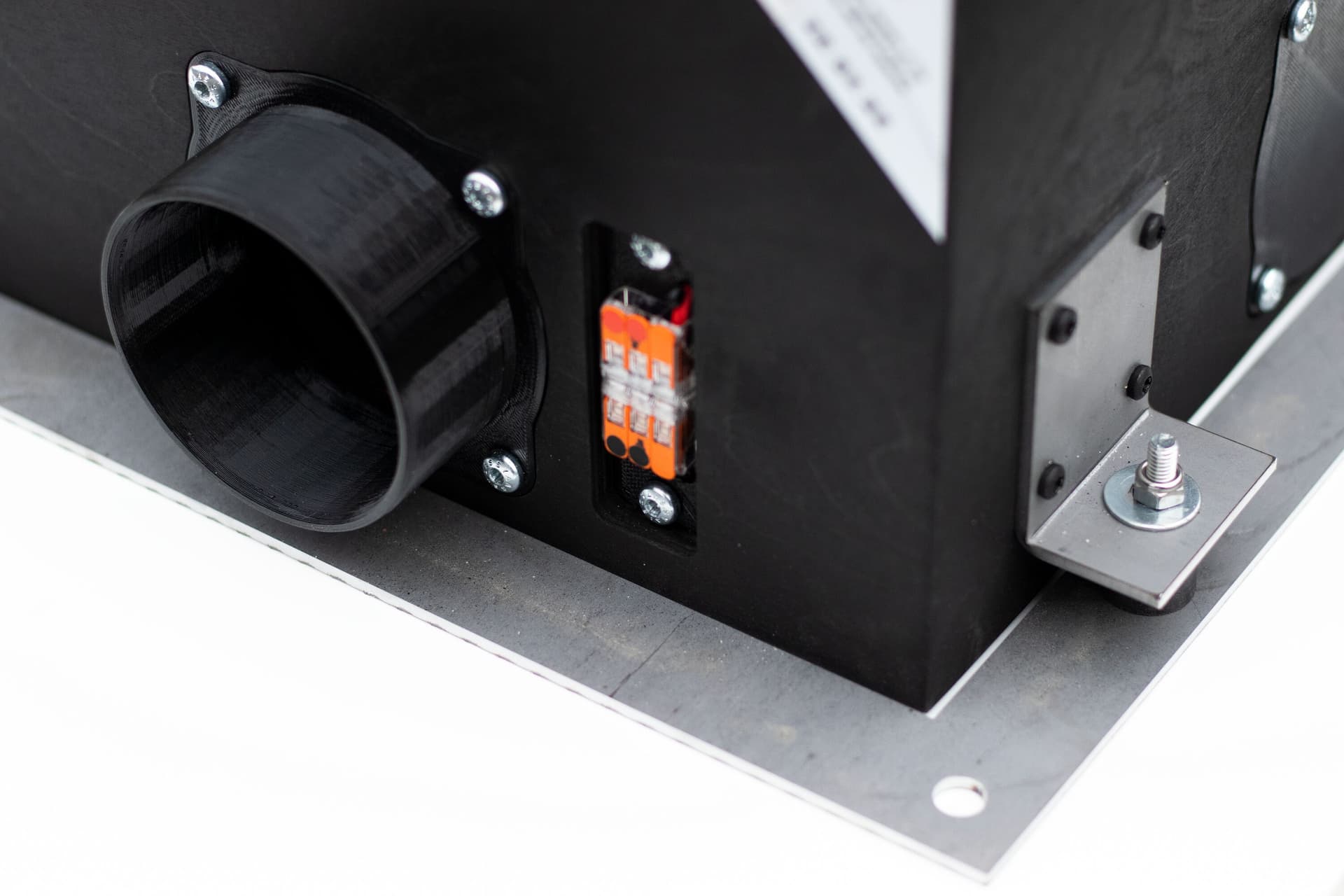 Cerasonar
ARCHITECT SUB
Architectural Subwoofer