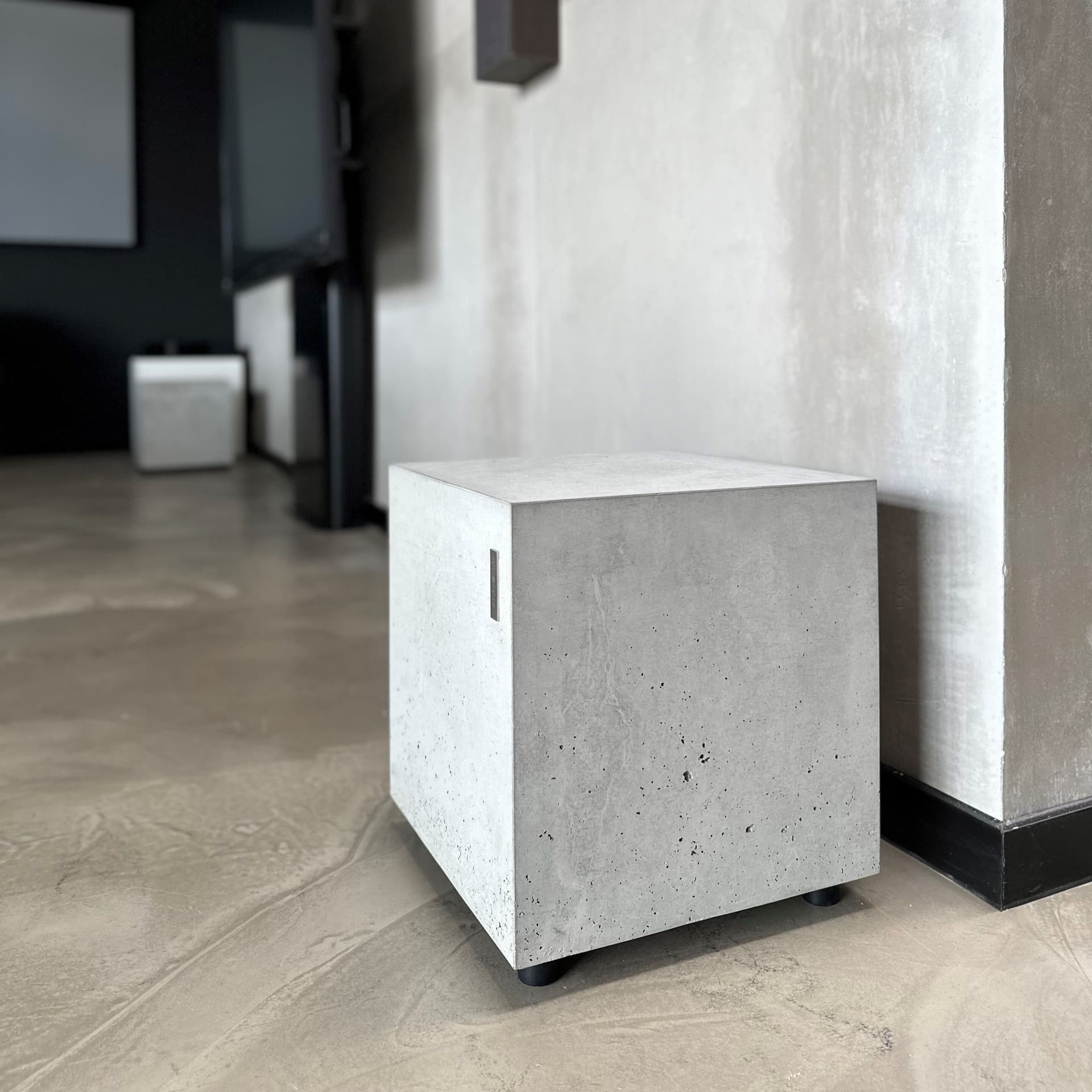 Cerasonar
CONCRETE ONE
Outdoor Loudspeaker