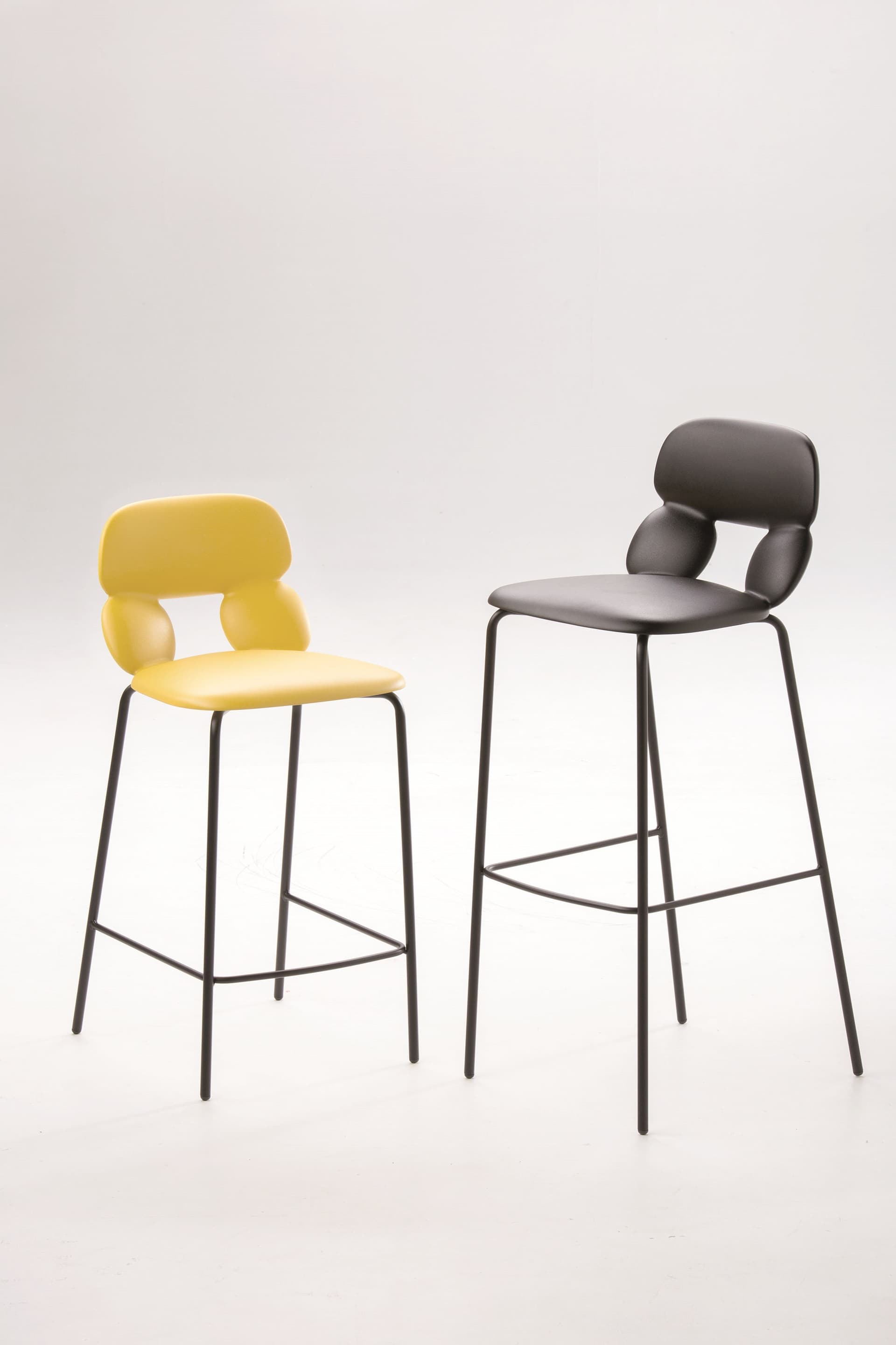 CHAIRS & MORE
NUBE SG 65
Polyurethane stool