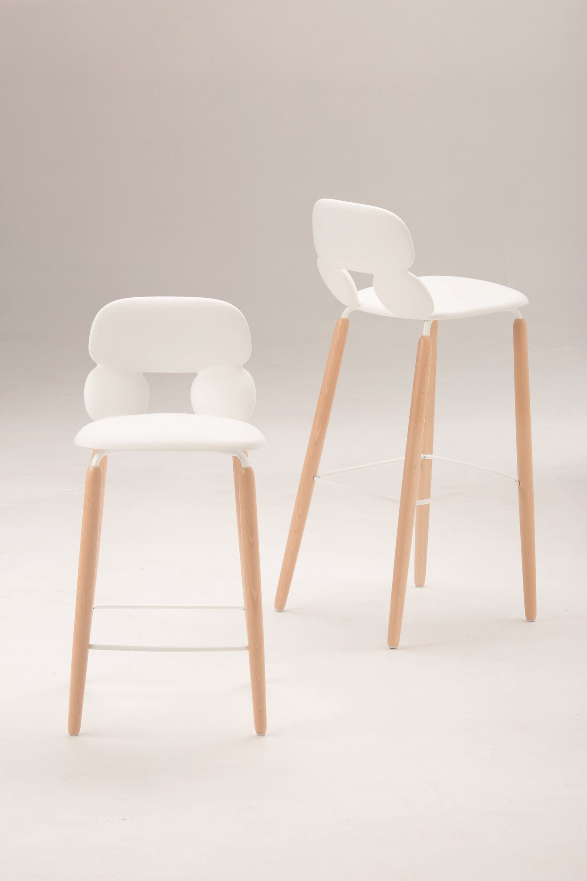 CHAIRS & MORE
NUBE W SG 80
Polyurethane stool