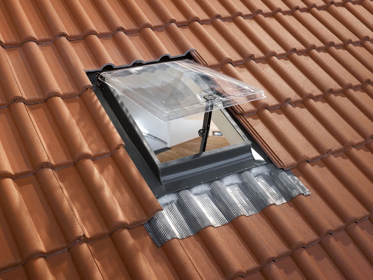 CLAUS
CLAUS COMFORT
Top-hung aluminium roof window
