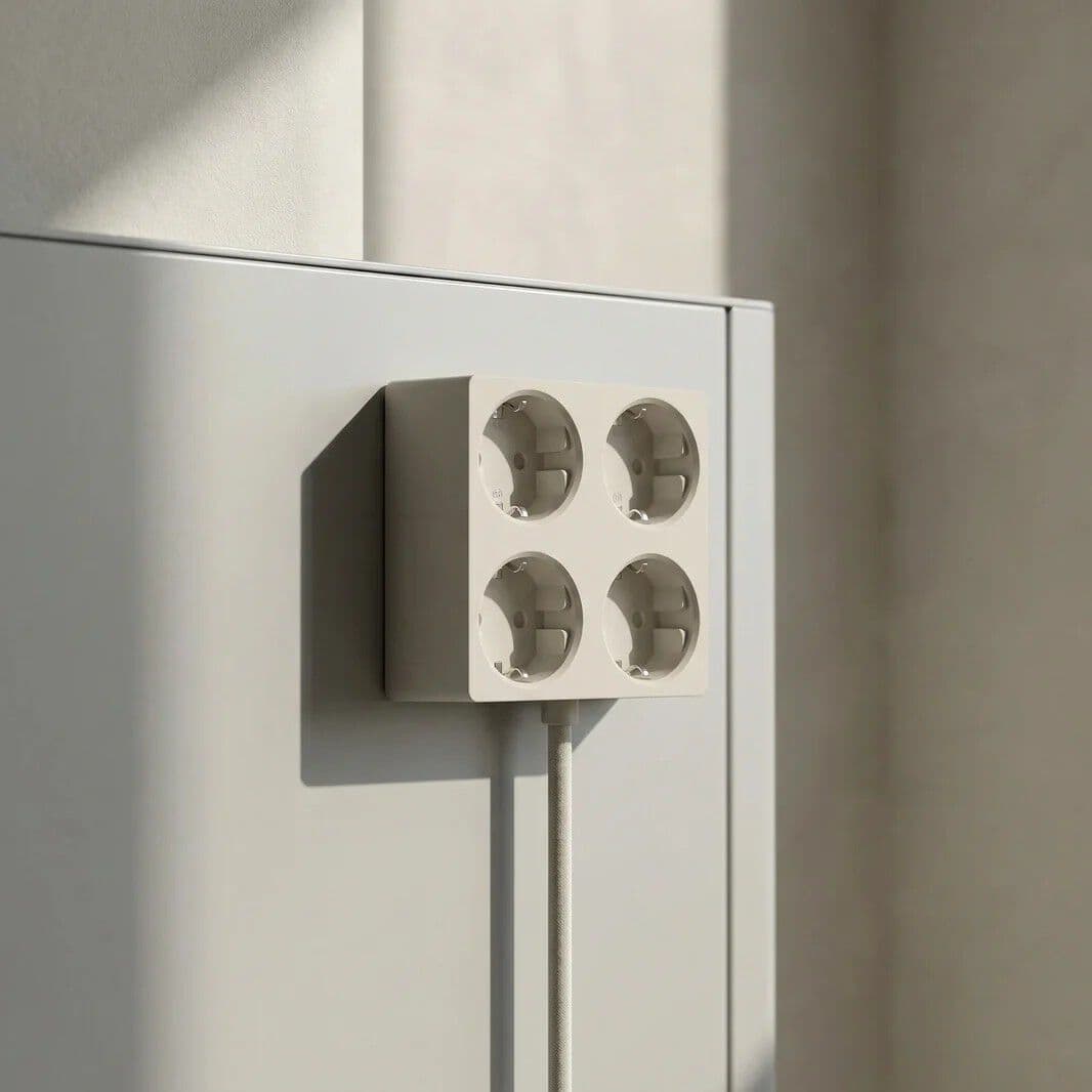 Cords®
SQUARED S1
Multiple schuko polycarbonate electrical socket