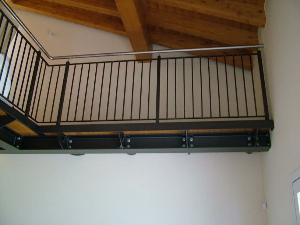 Crestani 2000
ARMONIA
Stainless steel and wood Open staircase
