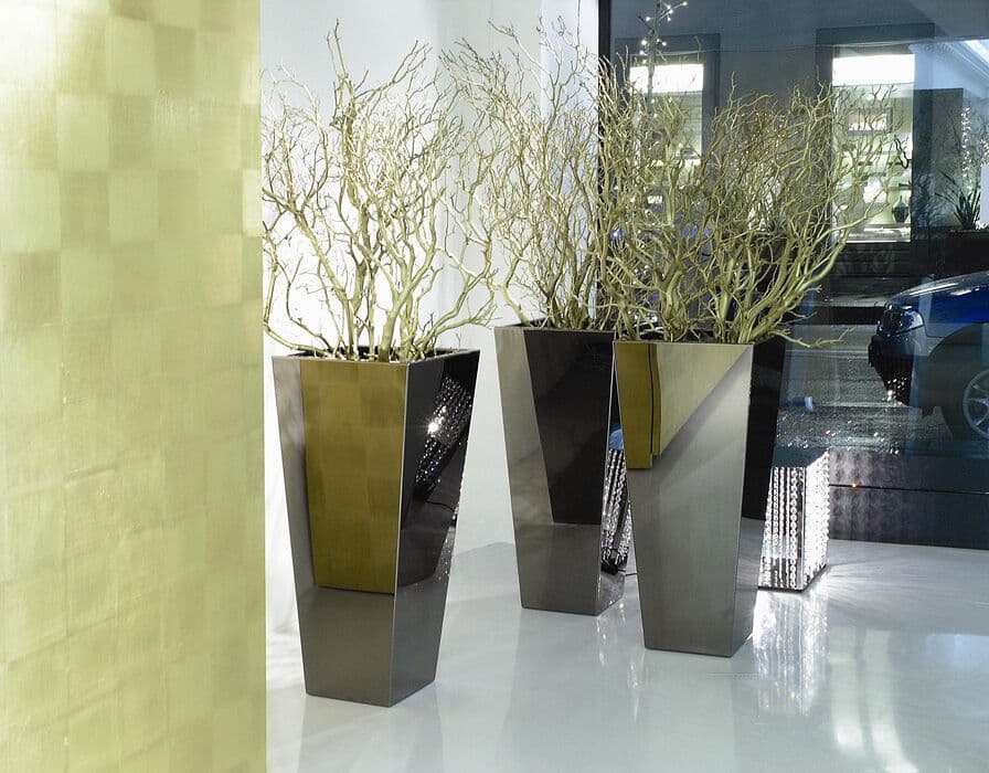 Crestani 2000
BLOOM
Steel vase / garden vase
