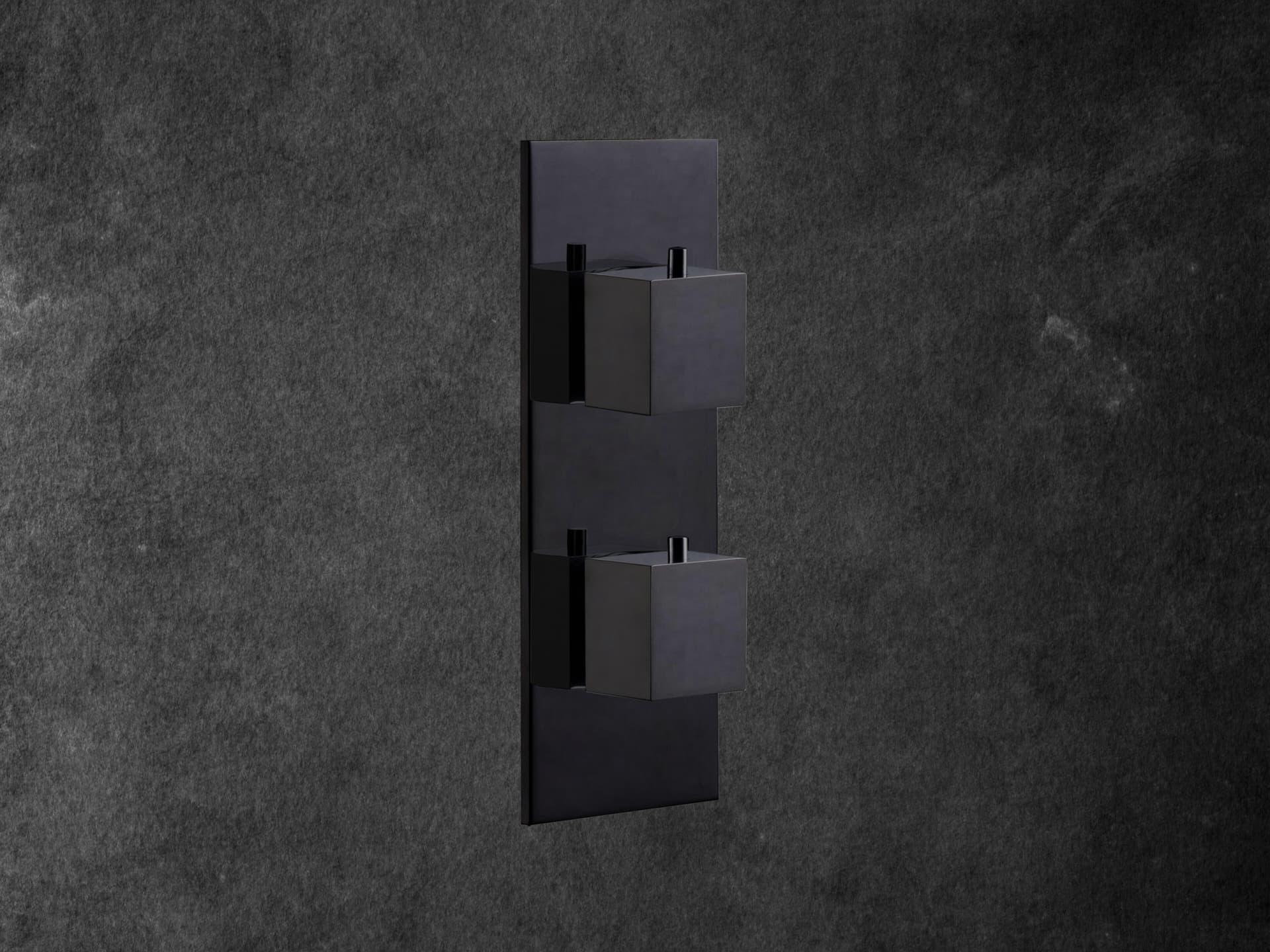 Cropelli
SQUARE
2 hole thermostatic shower mixer with diverter
