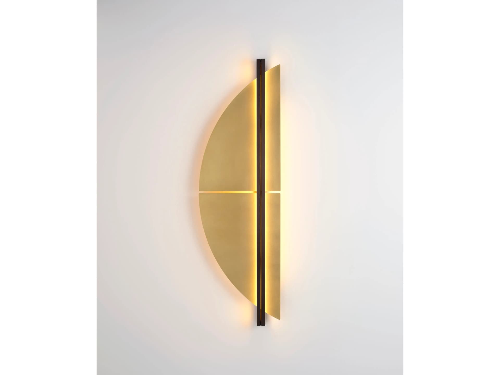 CVL Luminaires
STRATE SPI
LED brass wall lamp