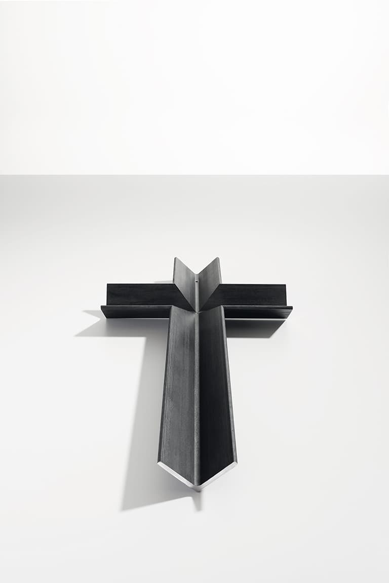 Danese Milano
OH SIGNORE!
Iron centerpiece