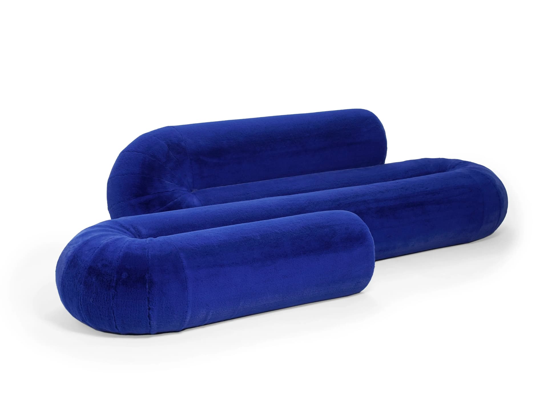 DANTE - Goods And Bads
SERPENTINE
Vegan fur sofa