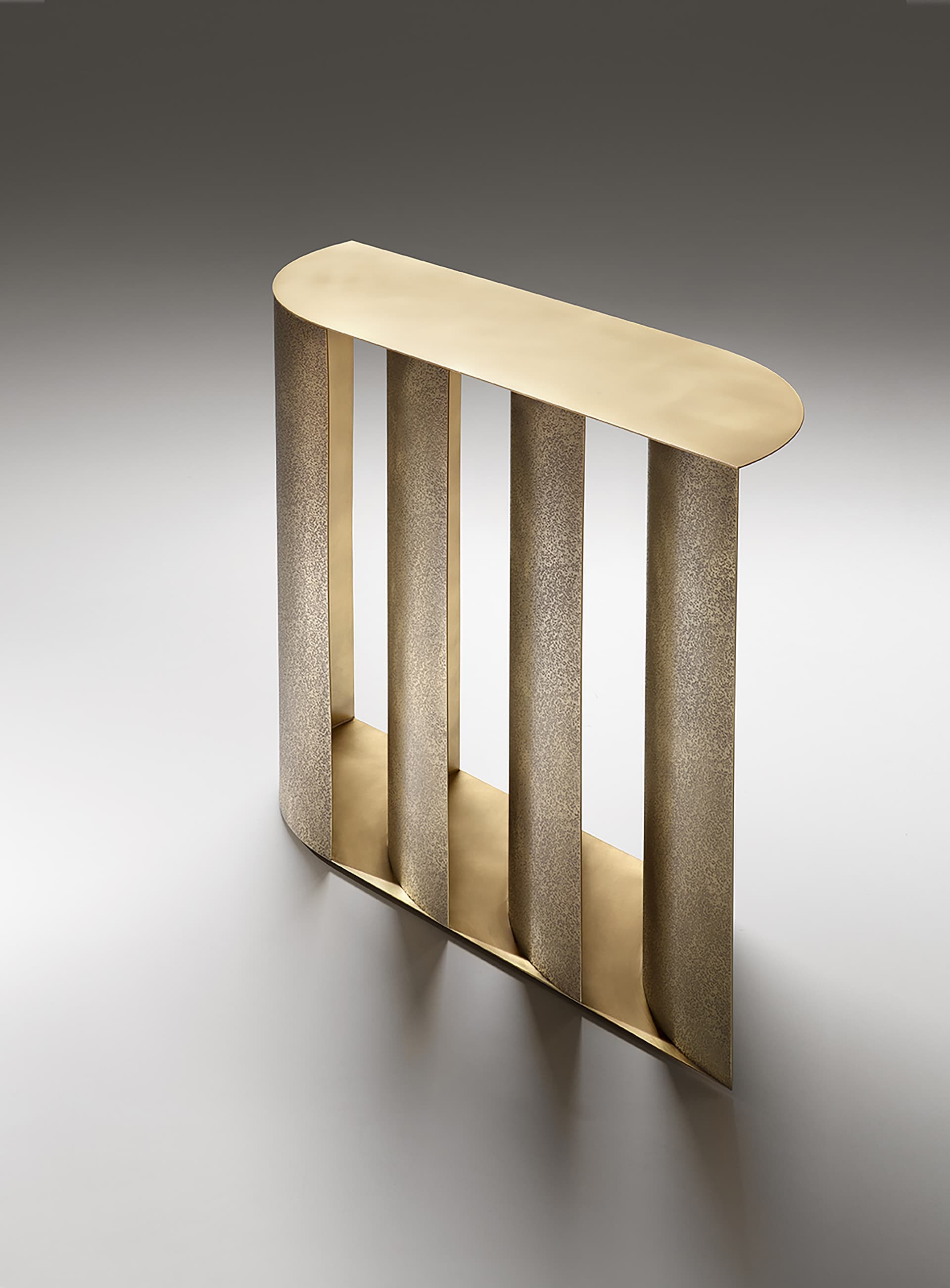 DE CASTELLI
SINESTESIA
Metal console table