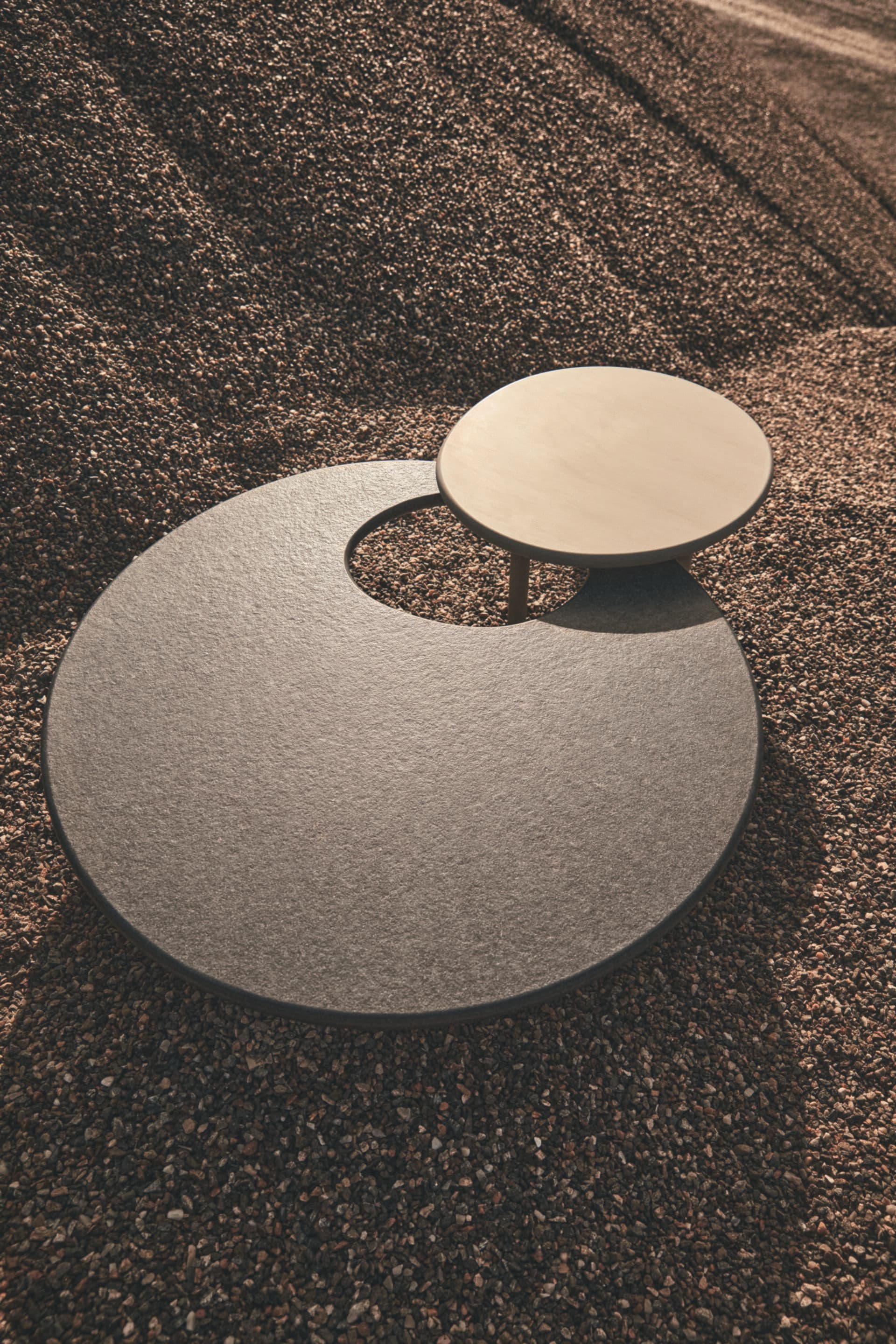 De Padova
HONORÉ OUTDOOR
Round quartzite coffee table