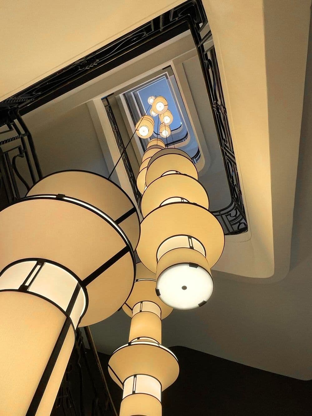DESIGNHEURE
TOWER GRAND
Pendant lamp