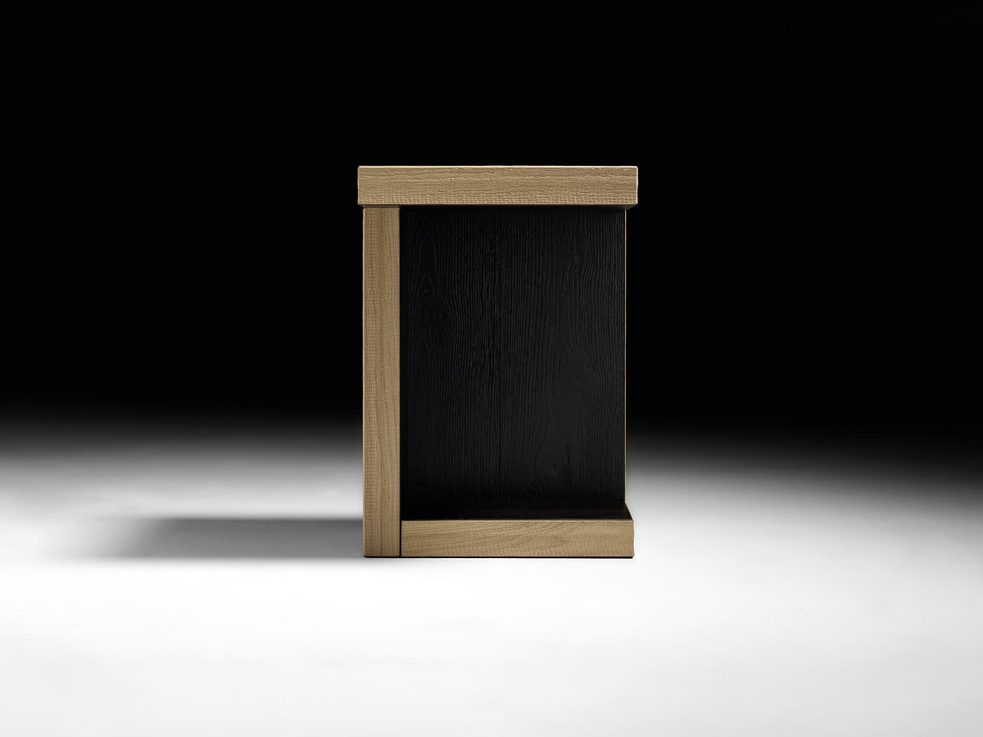 Disegno di Legno
COFFEE TABLE SOLO SLIM
Wooden coffee table / bedside table