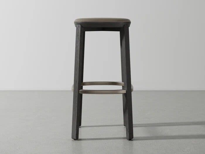 District Eight
COLLETTE
Leather chair cushion