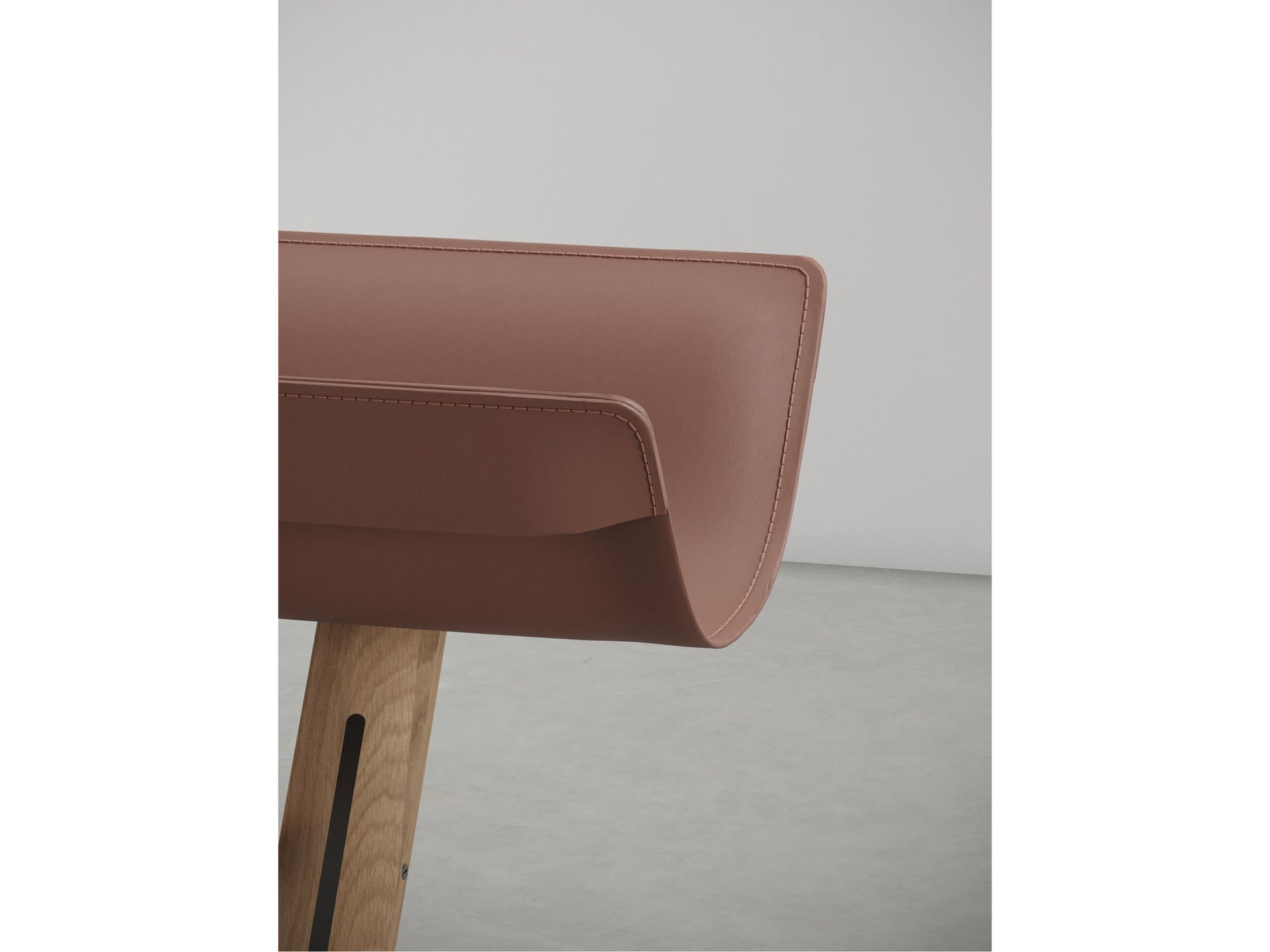 District Eight
LODGE
Oak bag holder