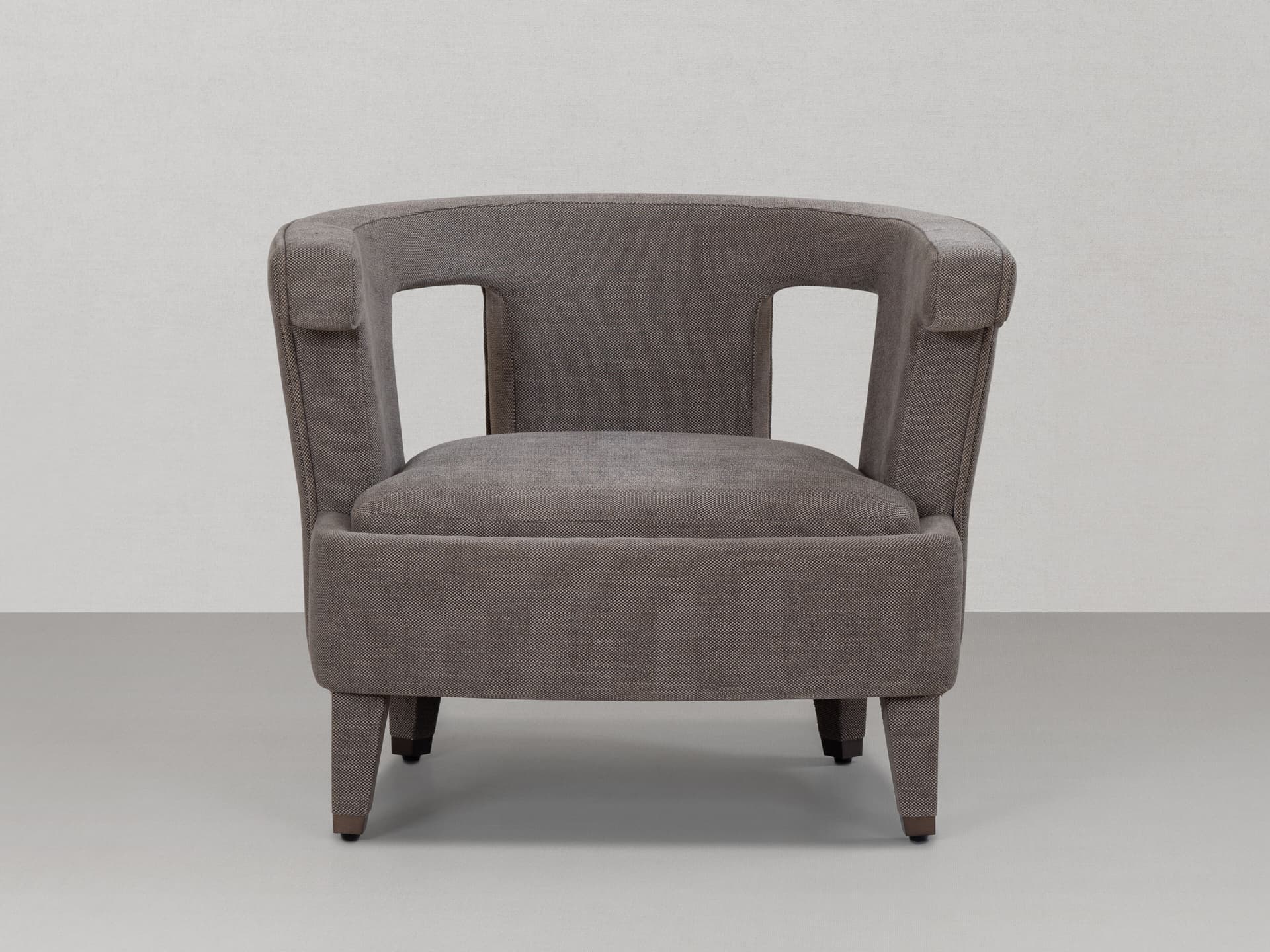 DIVIANA
AR.02
Fabric easy chair with armrests