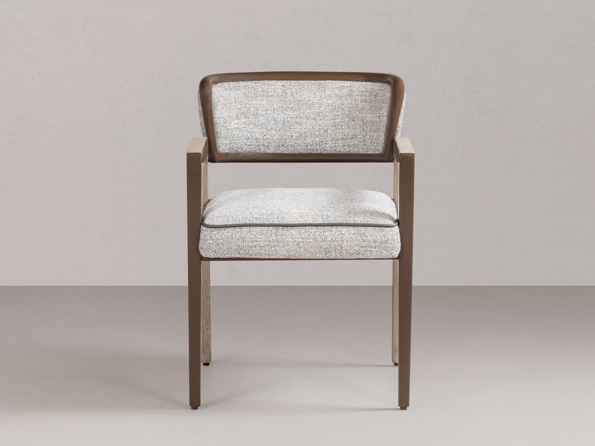 DIVIANA
CH.10
Wooden and fabric chair with armrests