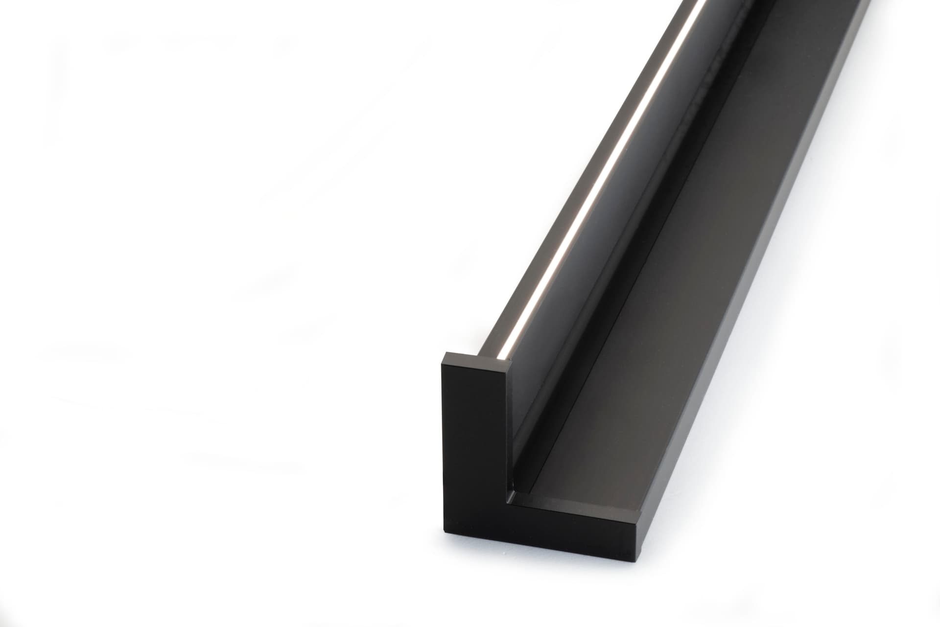 Domus Line
SYSTEMA
Structural LED profile and kitchen accessories