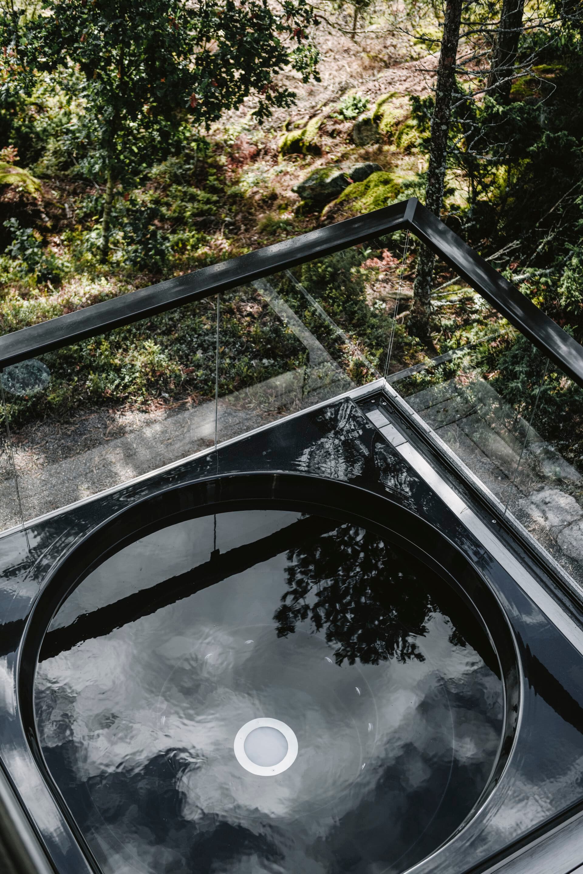 Drop
LAMPI COMPACT
Outdoor acrylic minipool