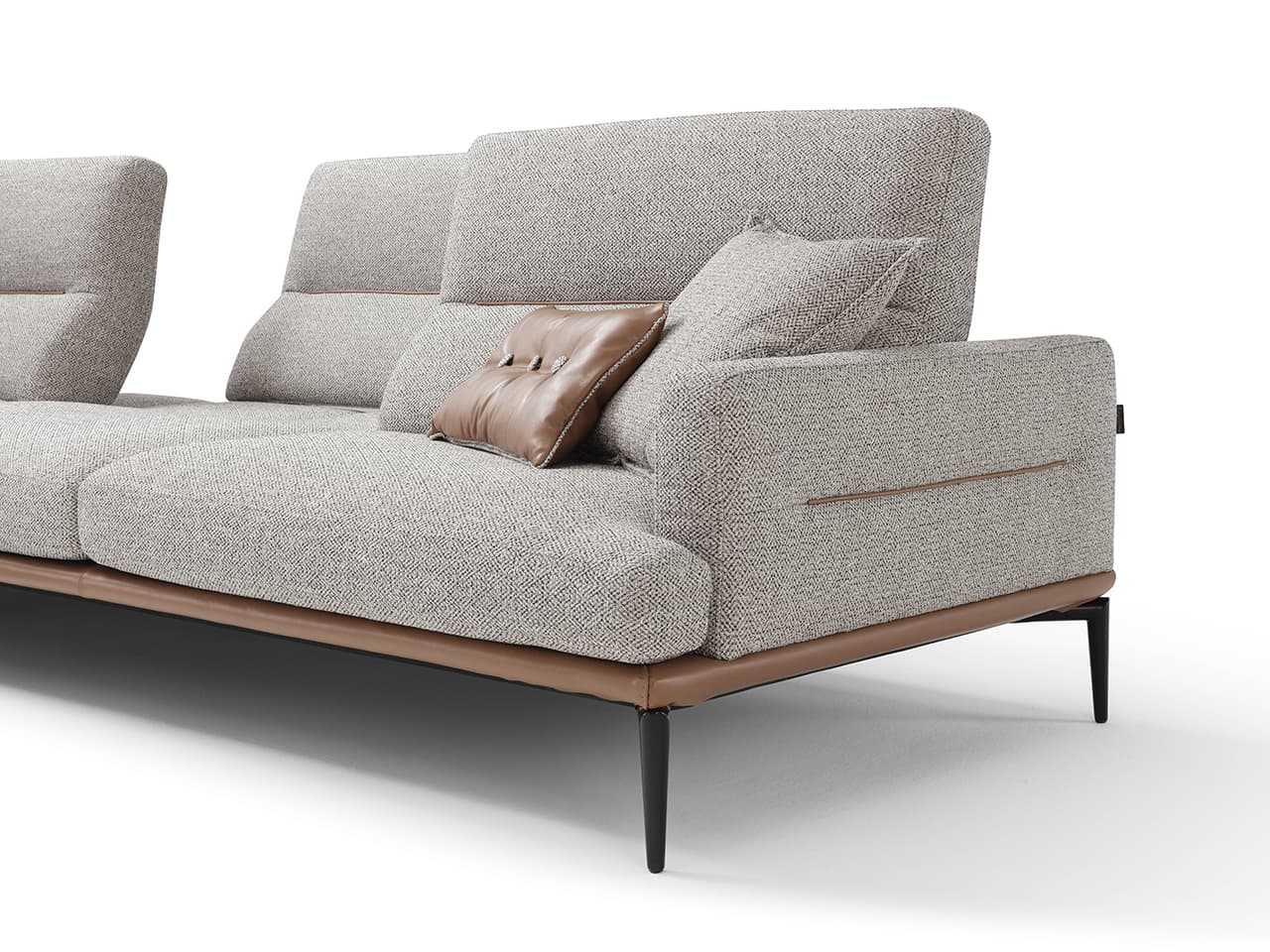 Egoitaliano
FENG
3 seater fabric sofa with chaise longue