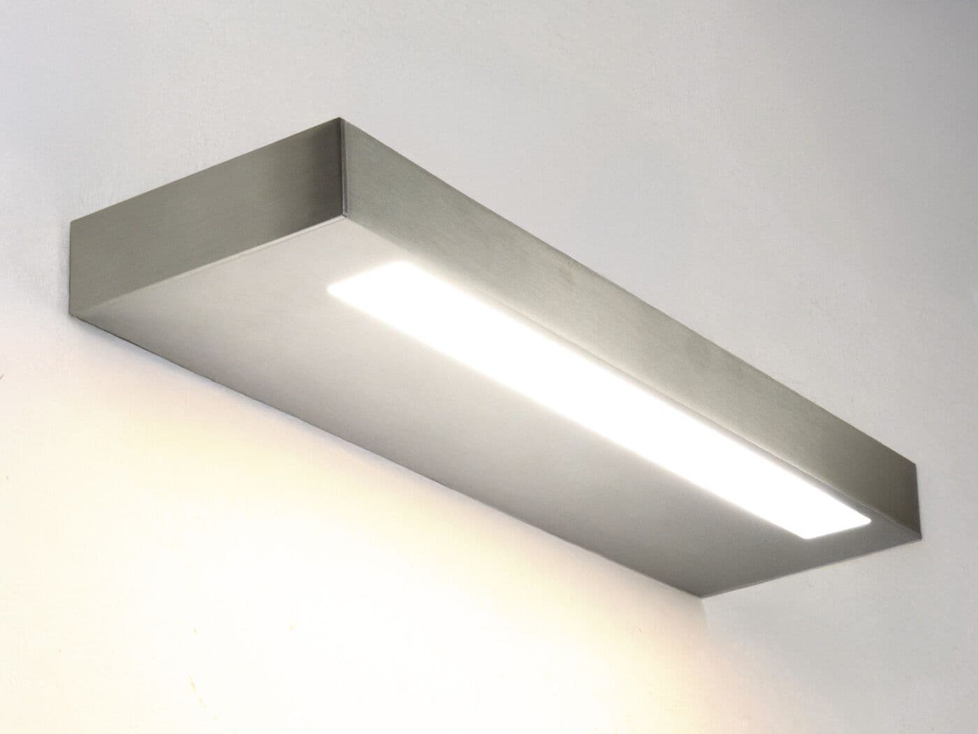 EGOLUCE
JOLIE
Aluminium LED bathroom mirror light