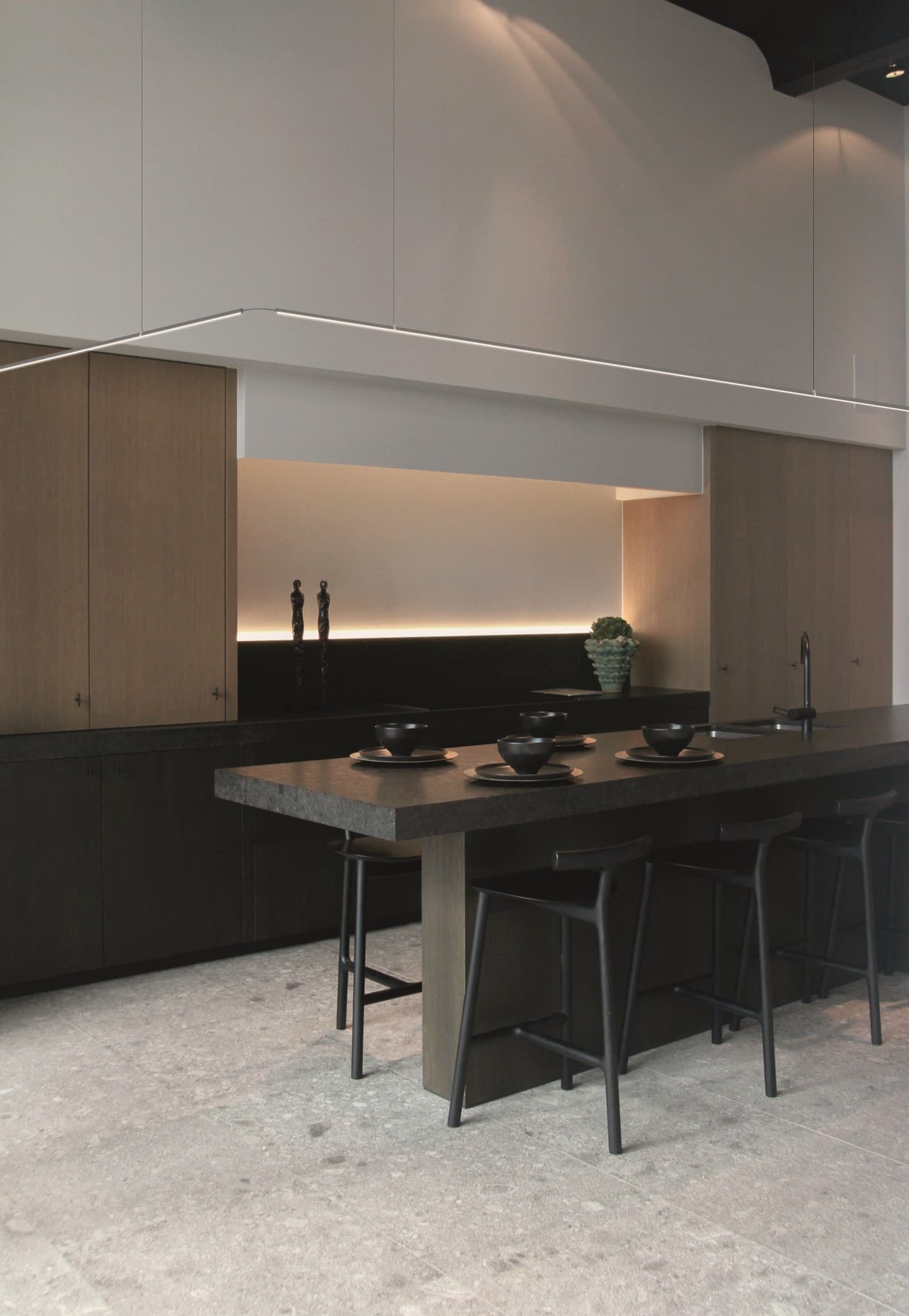 EGOLUCE
MULTI LANCIA SYSTEM
LED lighting system in aluminum and polycarbonate