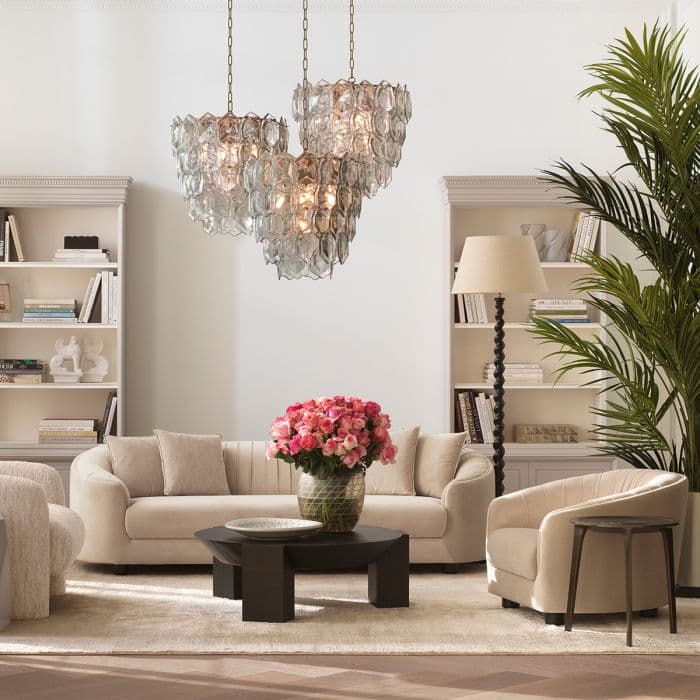 Eichholtz
JAMESON
Velvet armchair with armrests