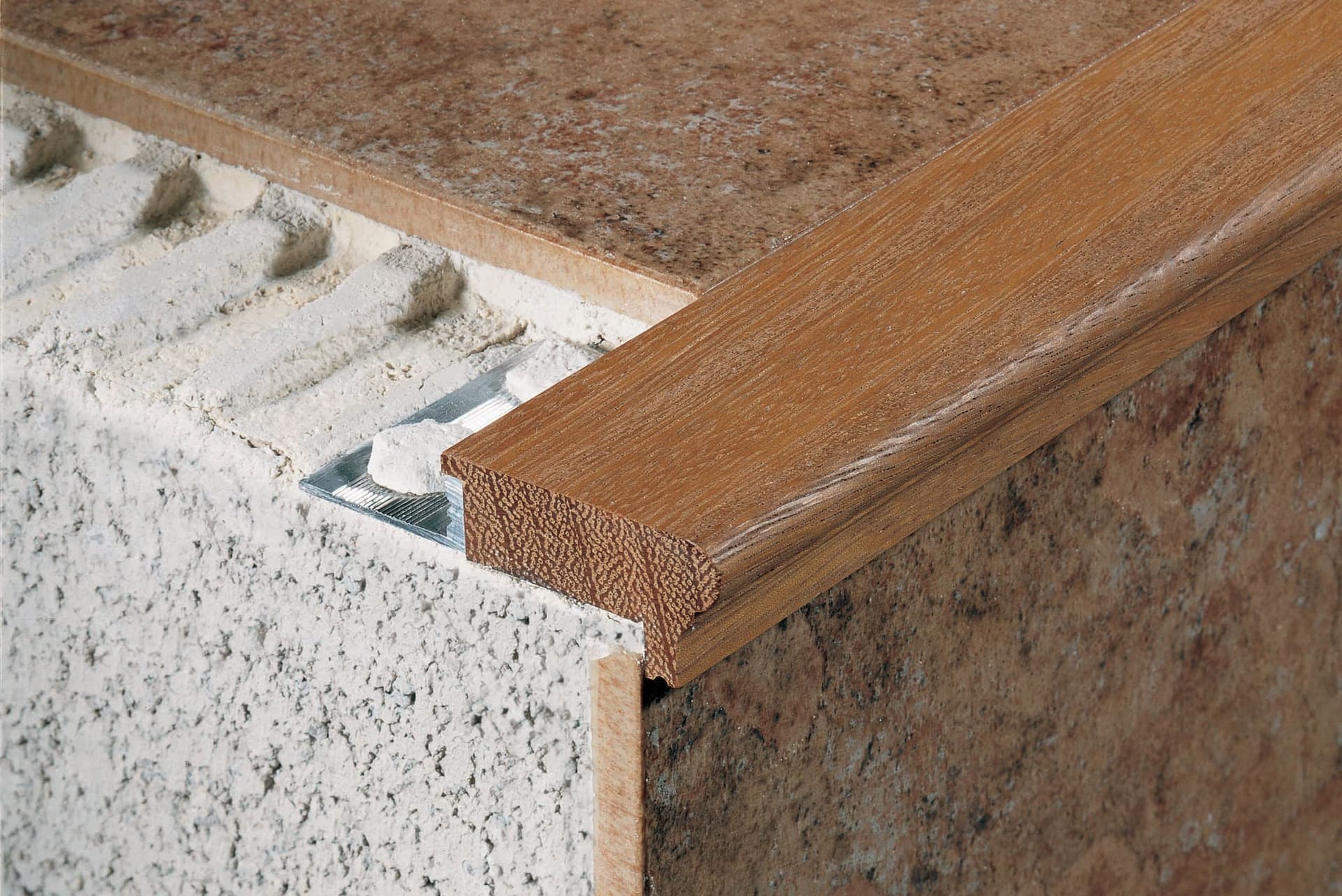 EMAC Italia
NOVOPELDAÑO® ROMANO
Wooden star nosing
