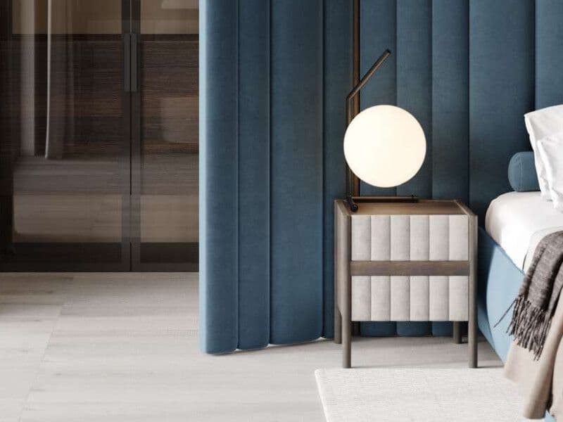 EUPHORIA
STRIP
Wooden bedside table with drawers