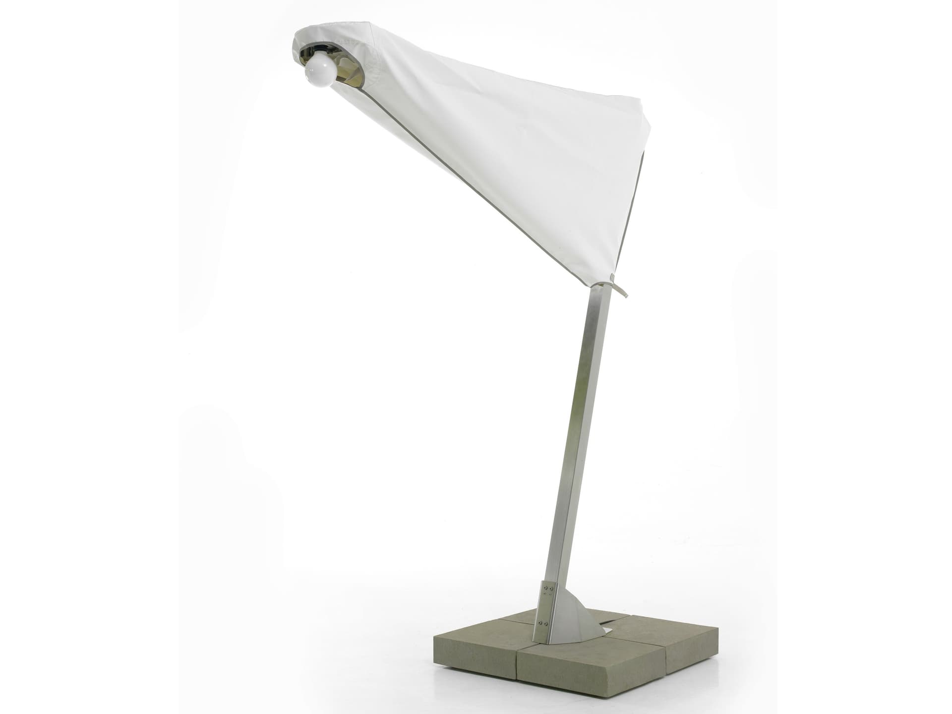 Extremis
KOSMOS PARASOL
Offset Garden umbrella