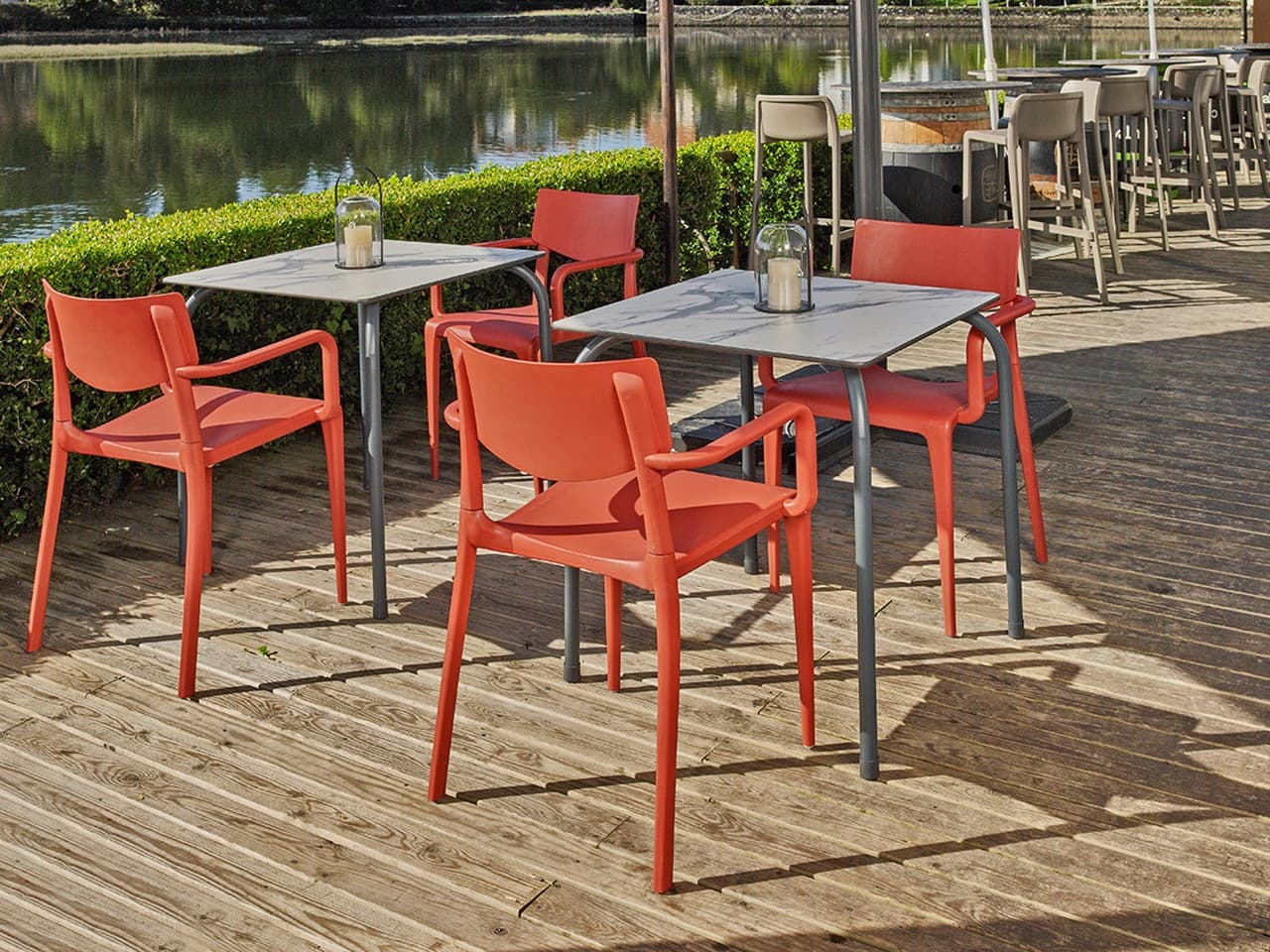 Ezpeleta
TOWN
Stackable polypropylene garden chair with armrests