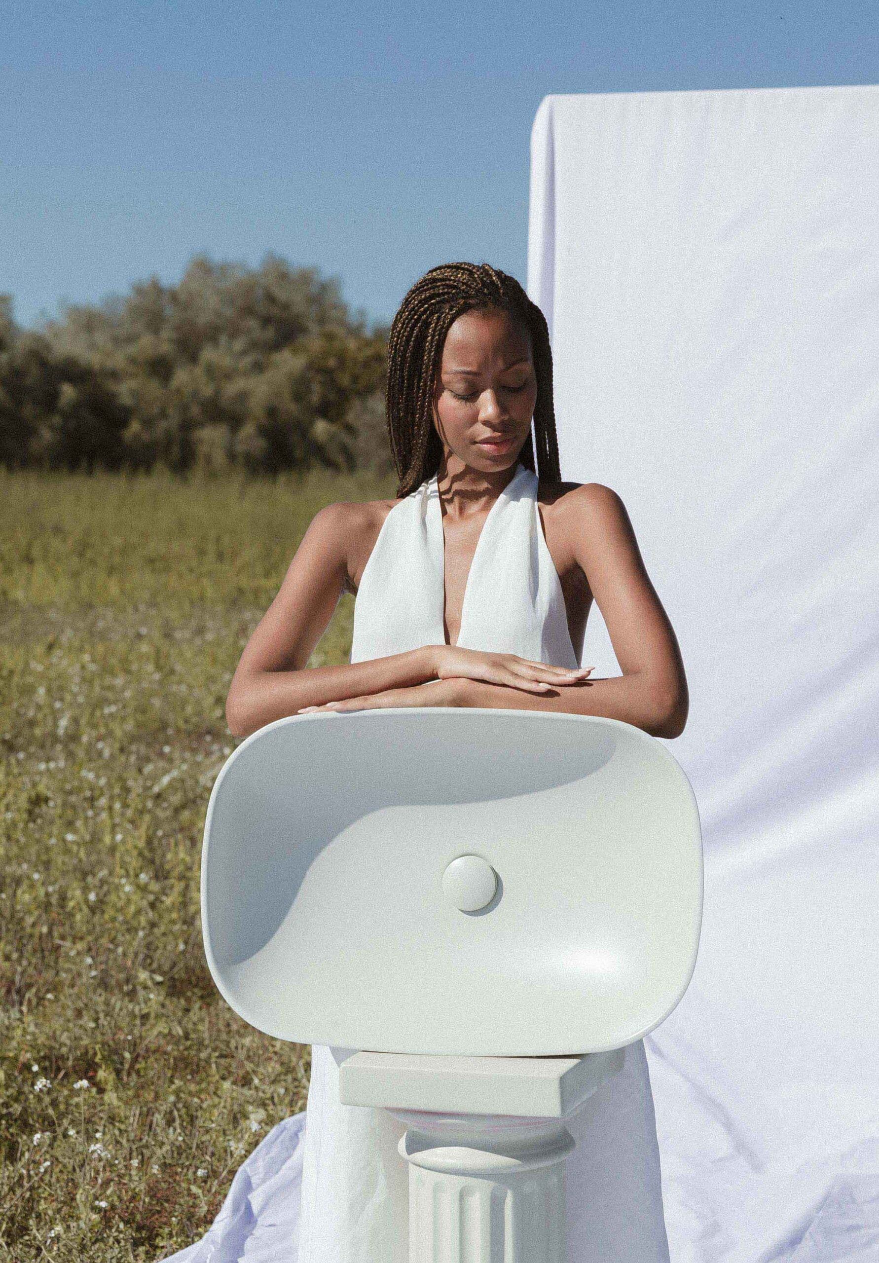 Fiora
SOFT
Oval countertop Silexpol® washbasin