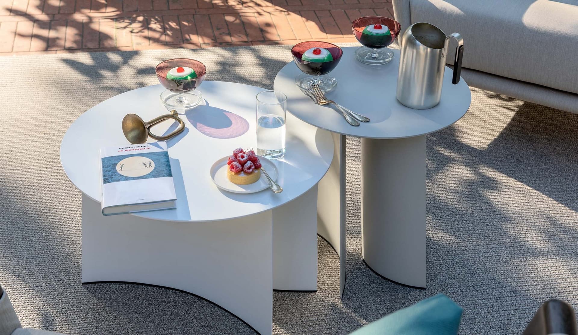 Flou
PIERRE
Round metal garden side table