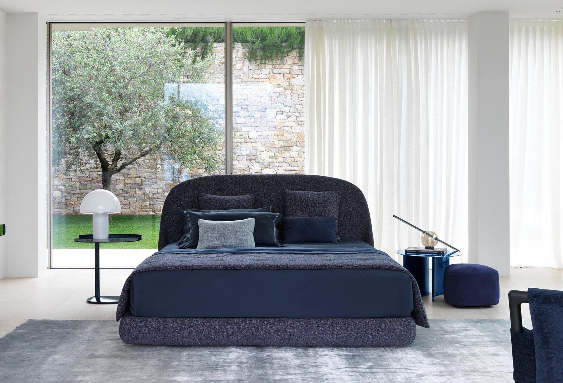 Flou
TAORMINA
Upholstered bed with removable cover