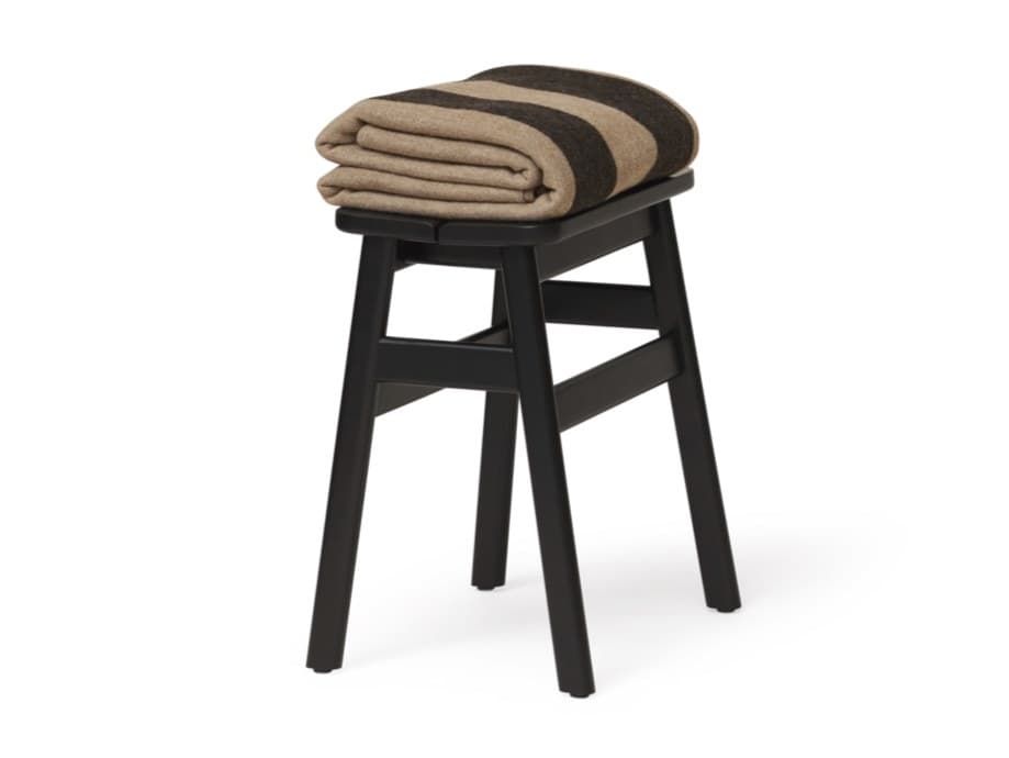 Form & Refine
ANGLE STANDARD 45
Beech stool