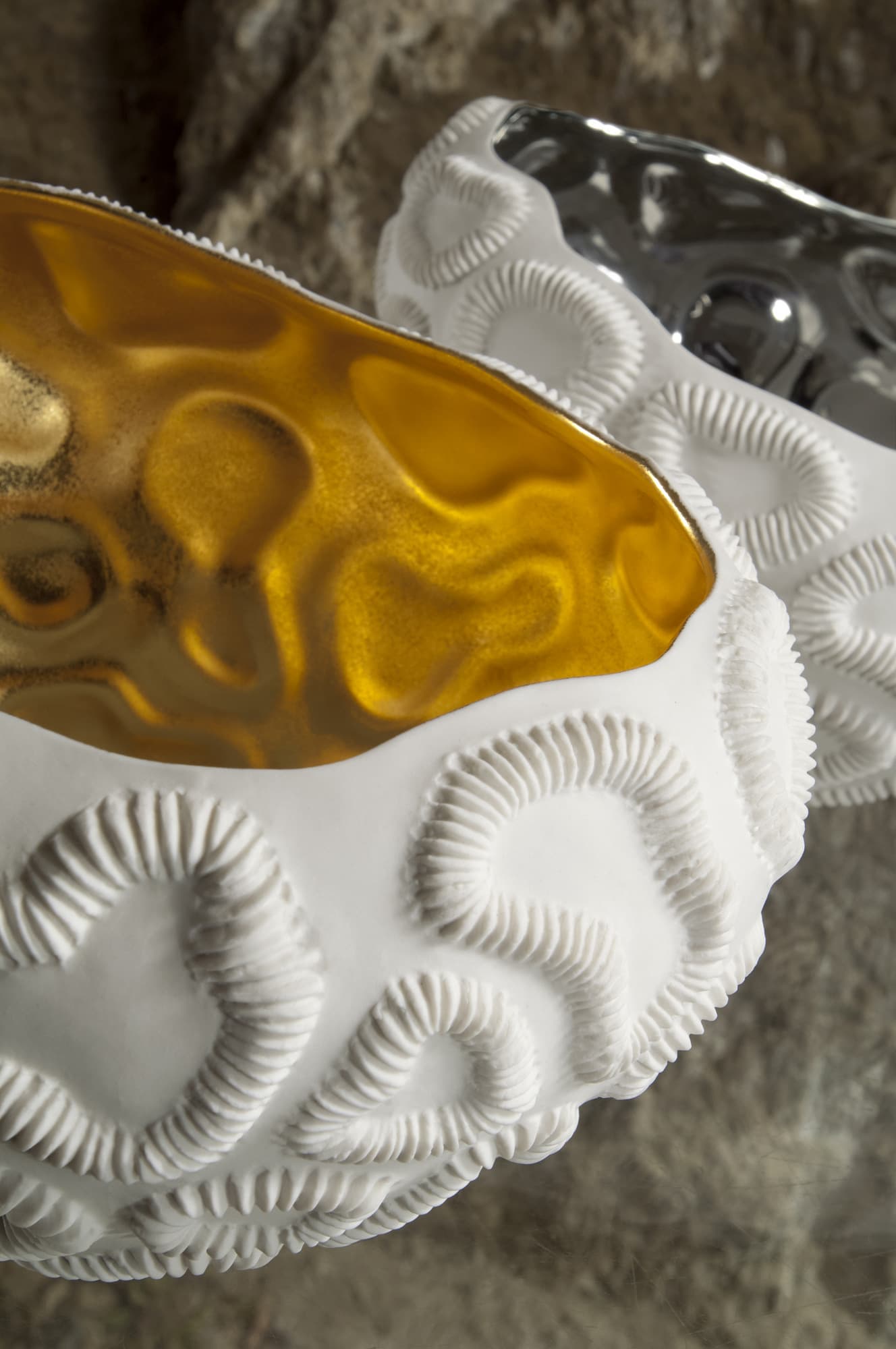 Fos Ceramiche
PETRA
Porcelain serving bowl / centerpiece