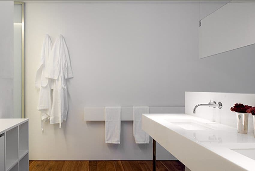 FOURSTEEL
STEEL STONE
Wall-mounted horizontal decorative radiator