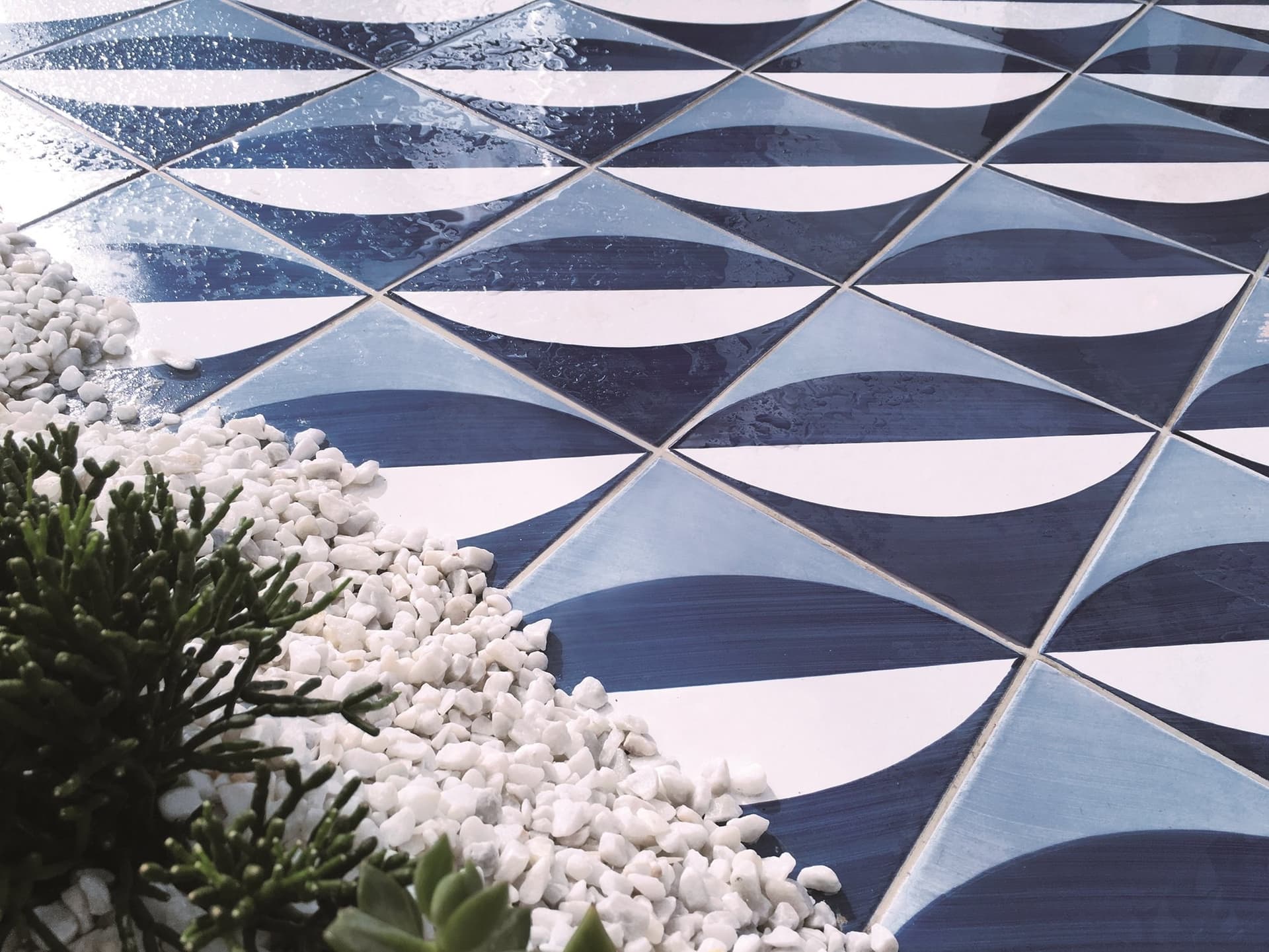 FRANCESCO DE MAIO
BLU PONTI 30
Handmade ceramic wall/floor tiles