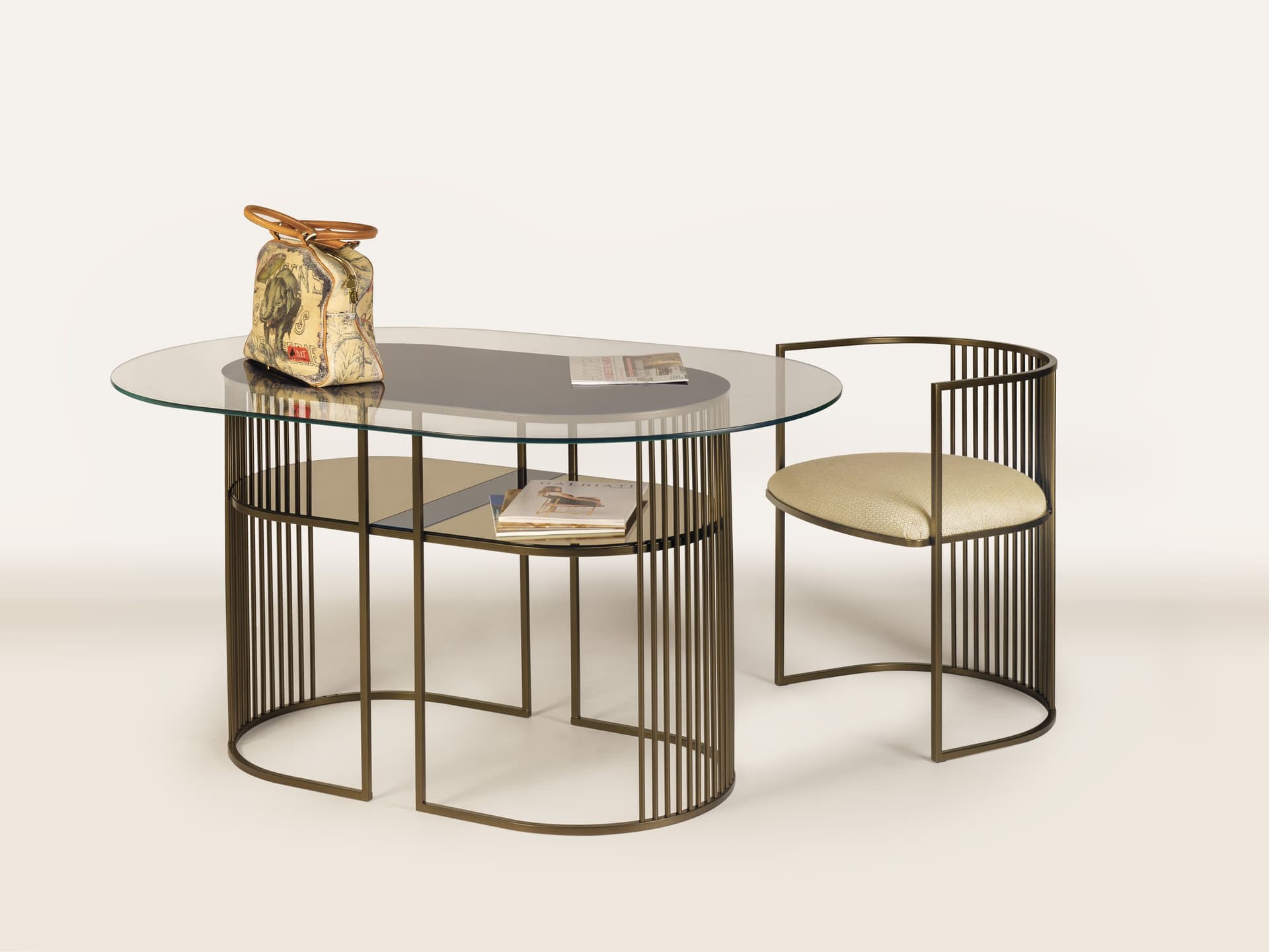 Galbiati
AURA BTB
Oval glass and steel table