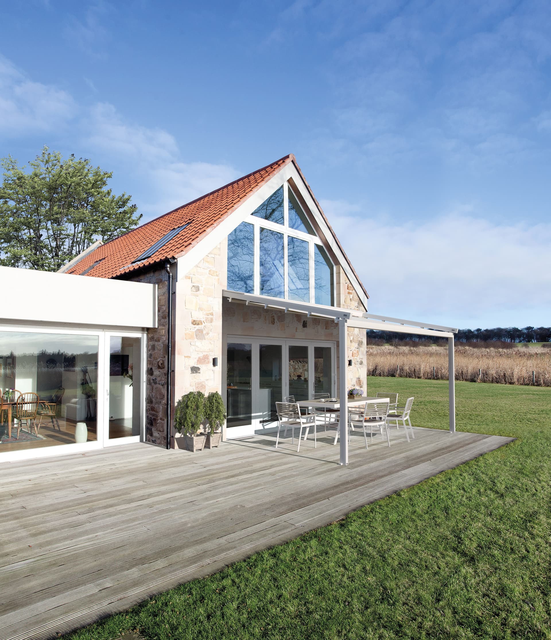 GIBUS
JEANS
Pergola with sliding cover